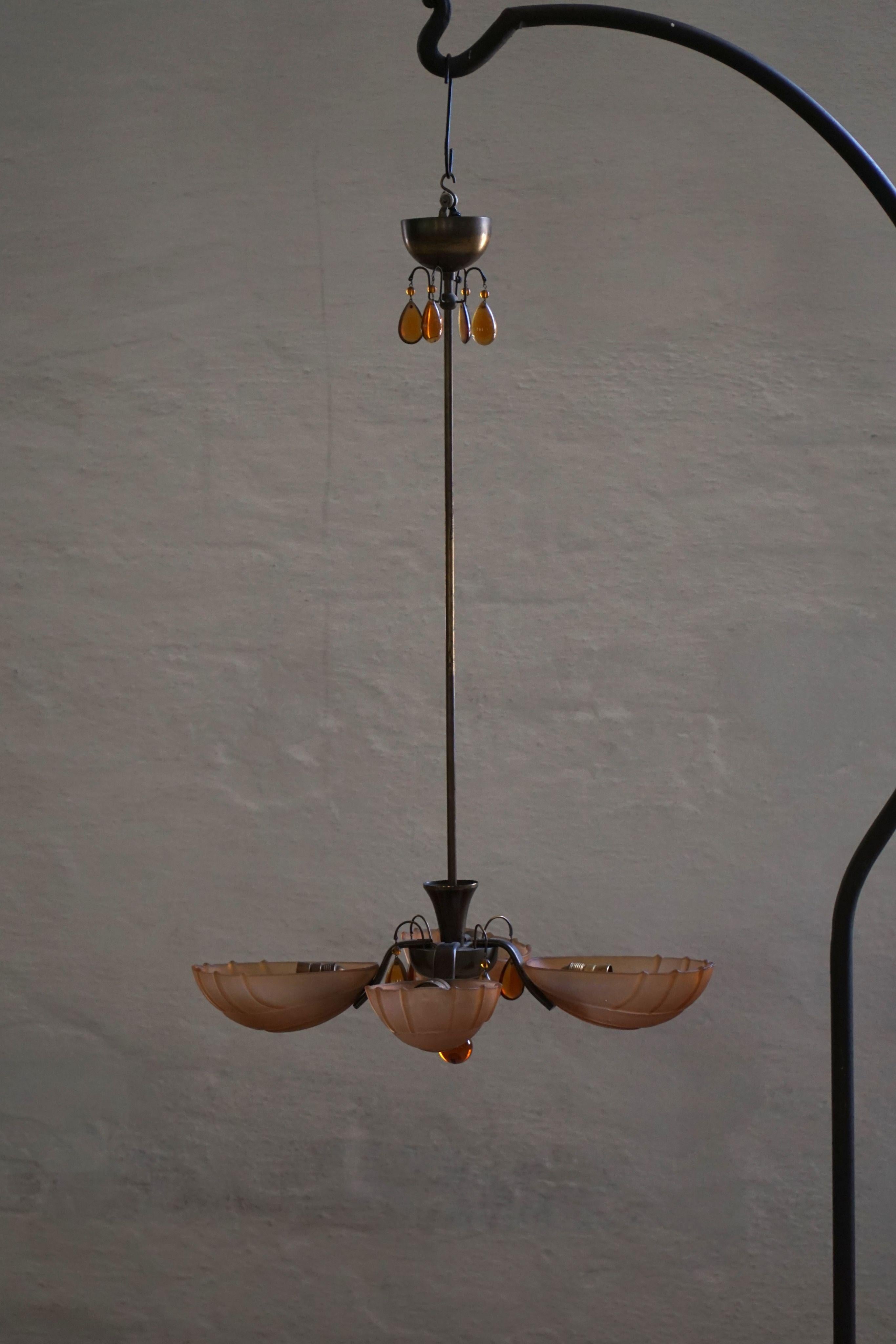 Art-Deco-Kronleuchter von Paavo Tynell für Taito Oy, Finnland, 1930er Jahre im Zustand „Gut“ im Angebot in Odense, DK
