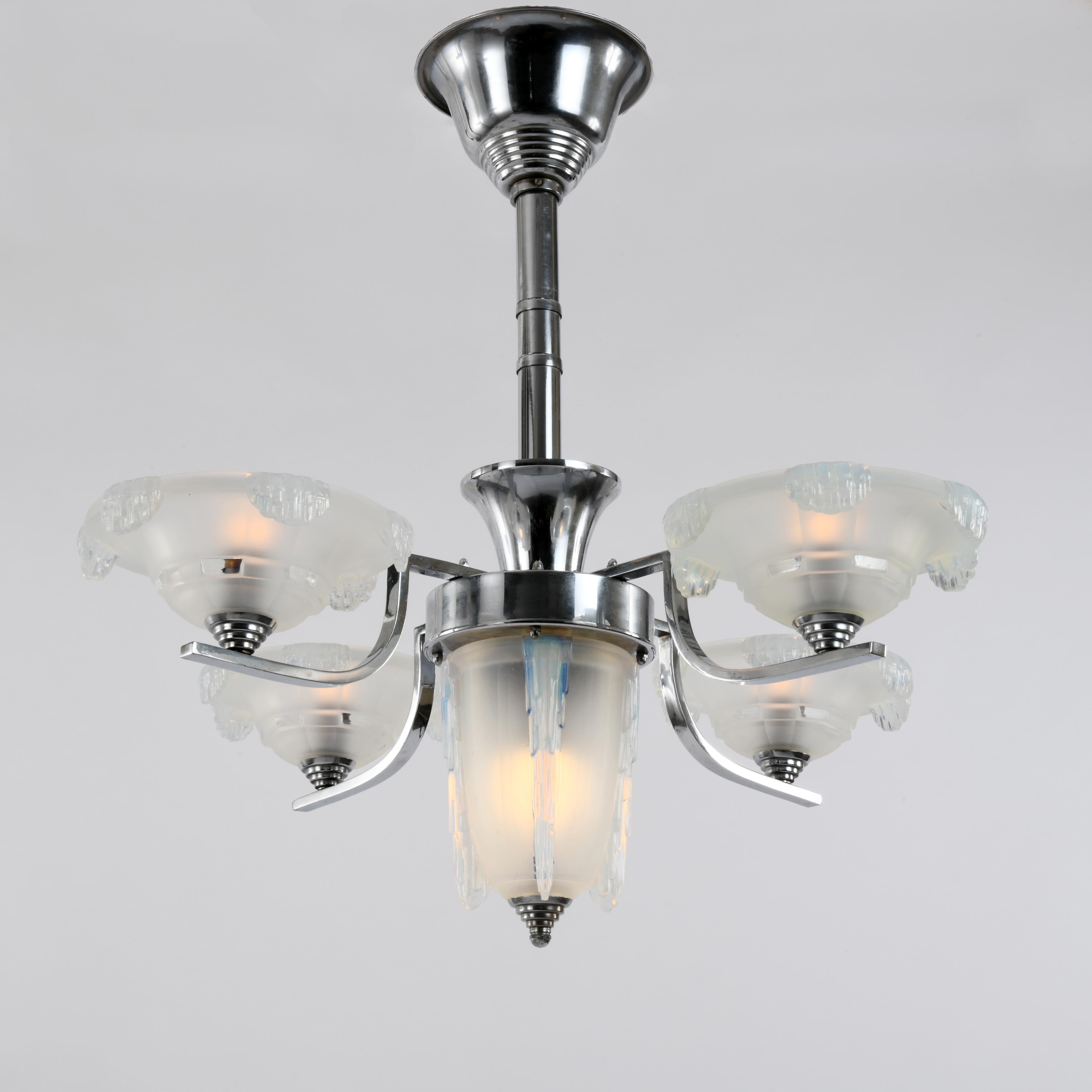 French Art Deco Chandelier Chromed Metal and Opalescent Glass in the Style of Sabino For Sale