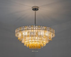 Lámpara de araña de estilo art déco compuesta por elementos de cristal de Murano hechos a mano