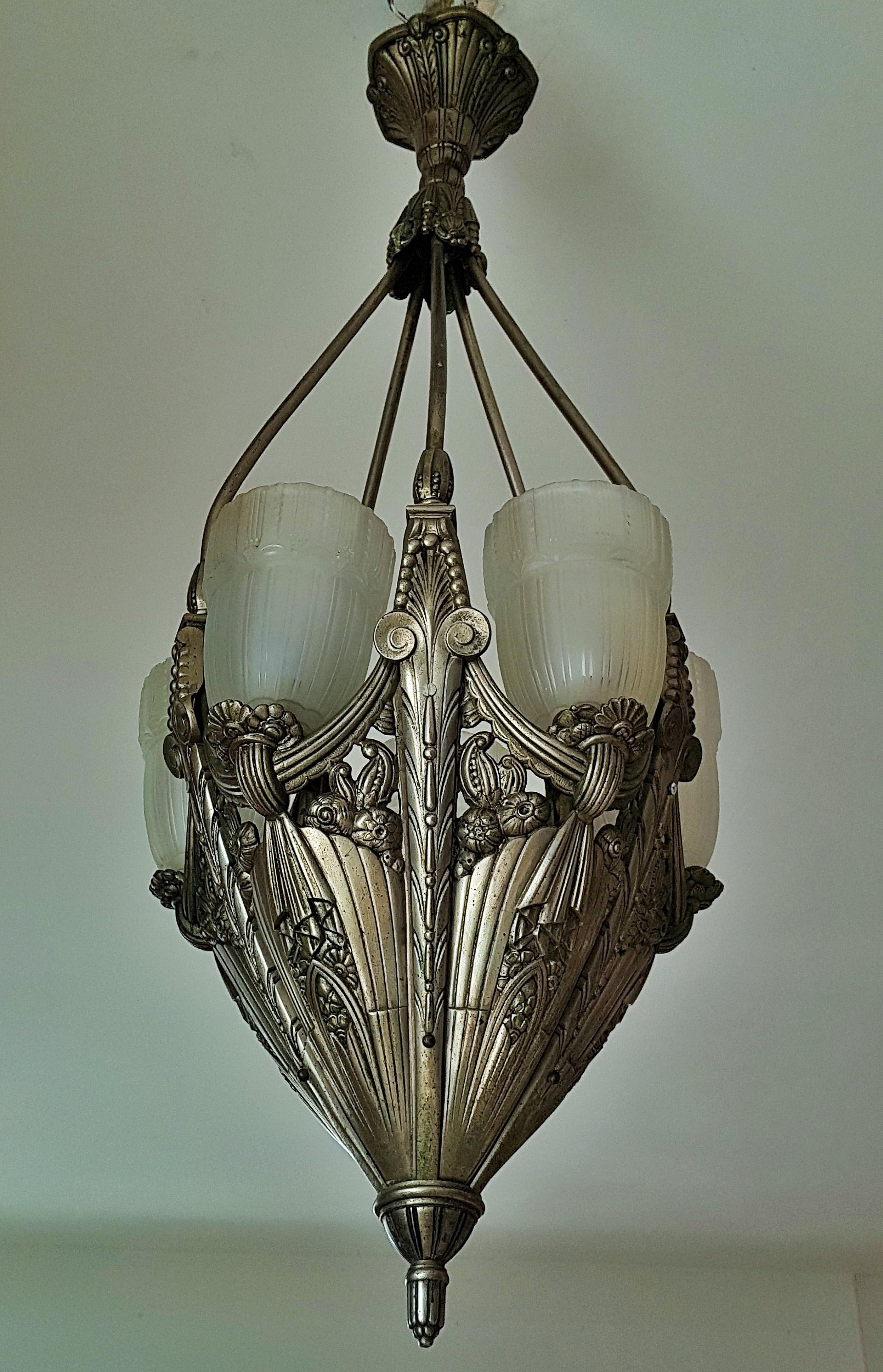 Art Deco Chandelier, France, 1925 In Good Condition For Sale In Saarbruecken, DE