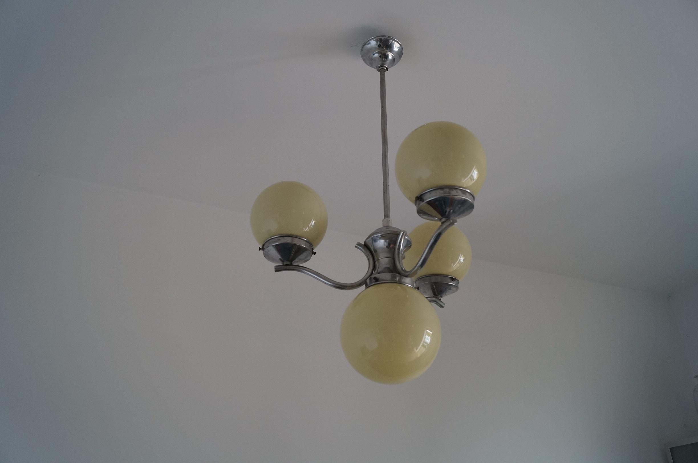 Art Deco Chandelier from 1930 For Sale 5