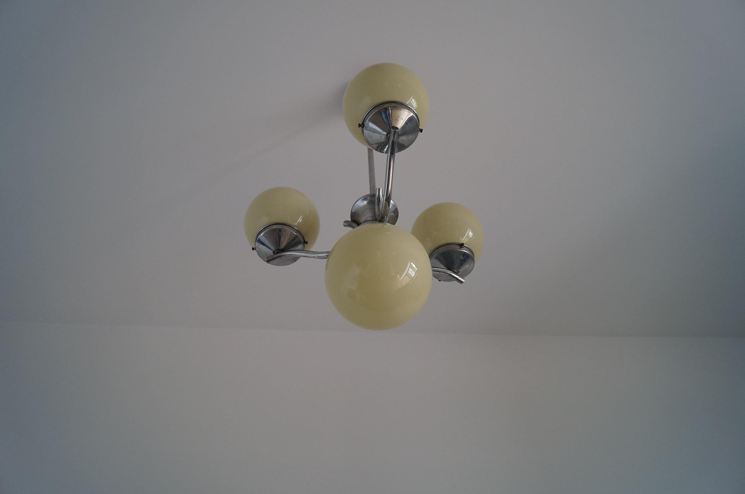 We present Art Deco chandelier from 1930

Highly recommended item will be perfect complementation of the rooms in not only Classic style, but also Art Deco and modern.


Dimensions:
Diameter 40 cm
Height 65 cm.




 
