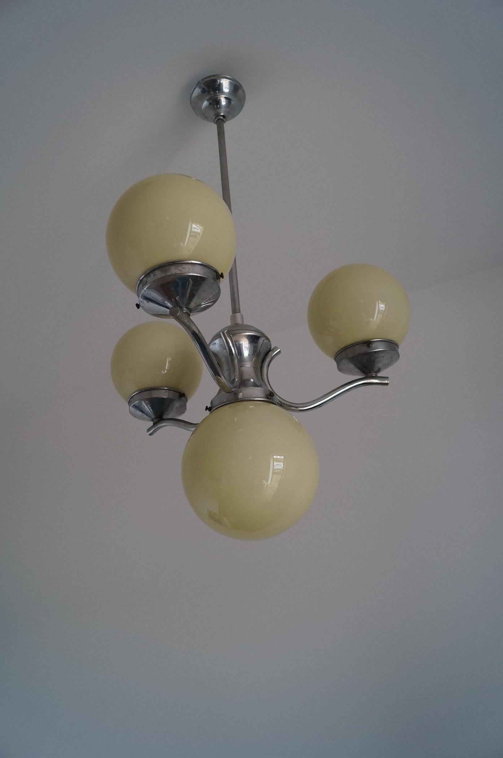 Art Deco Chandelier from 1930 For Sale 1
