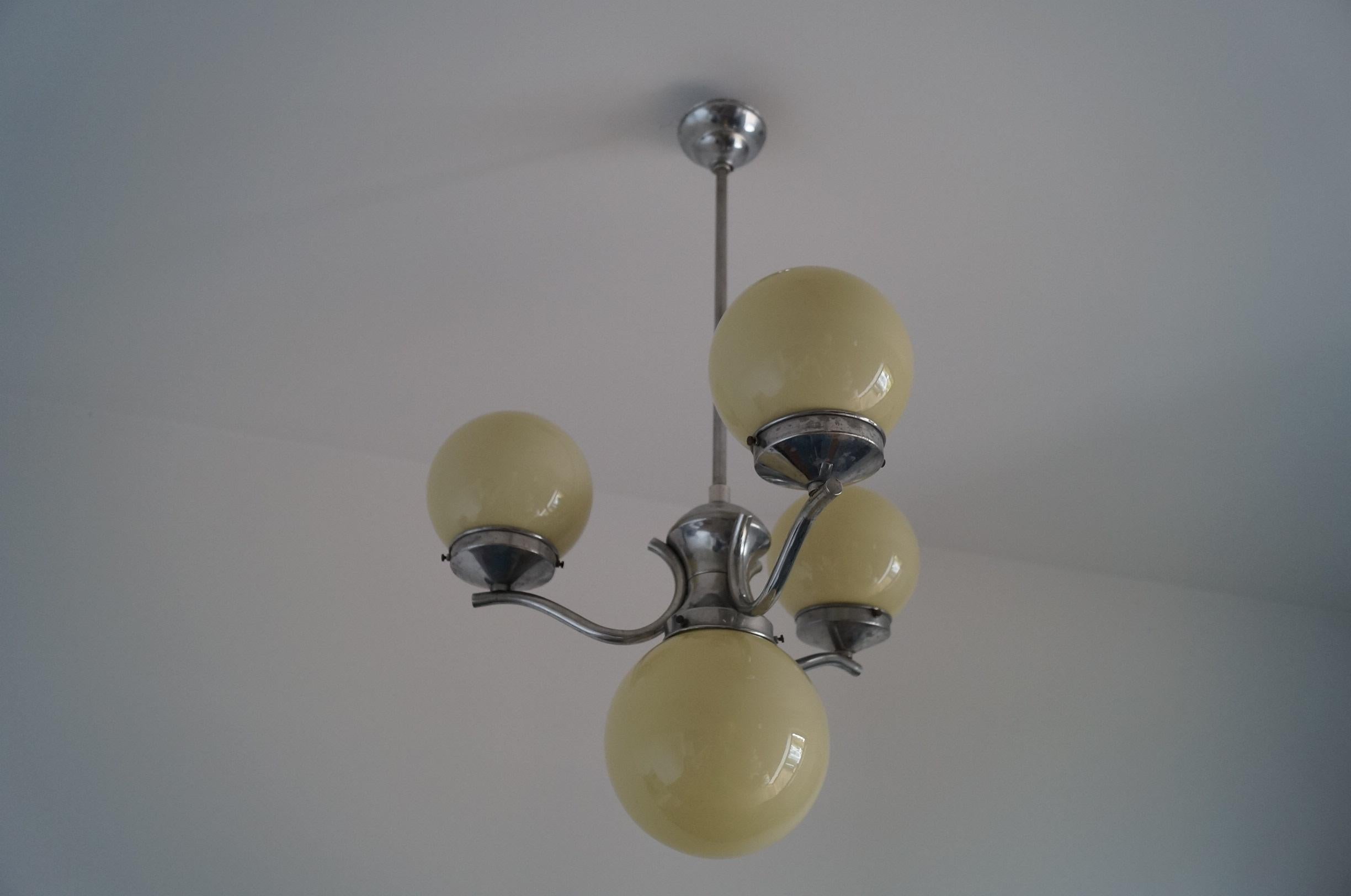 Art Deco Chandelier from 1930 For Sale 3
