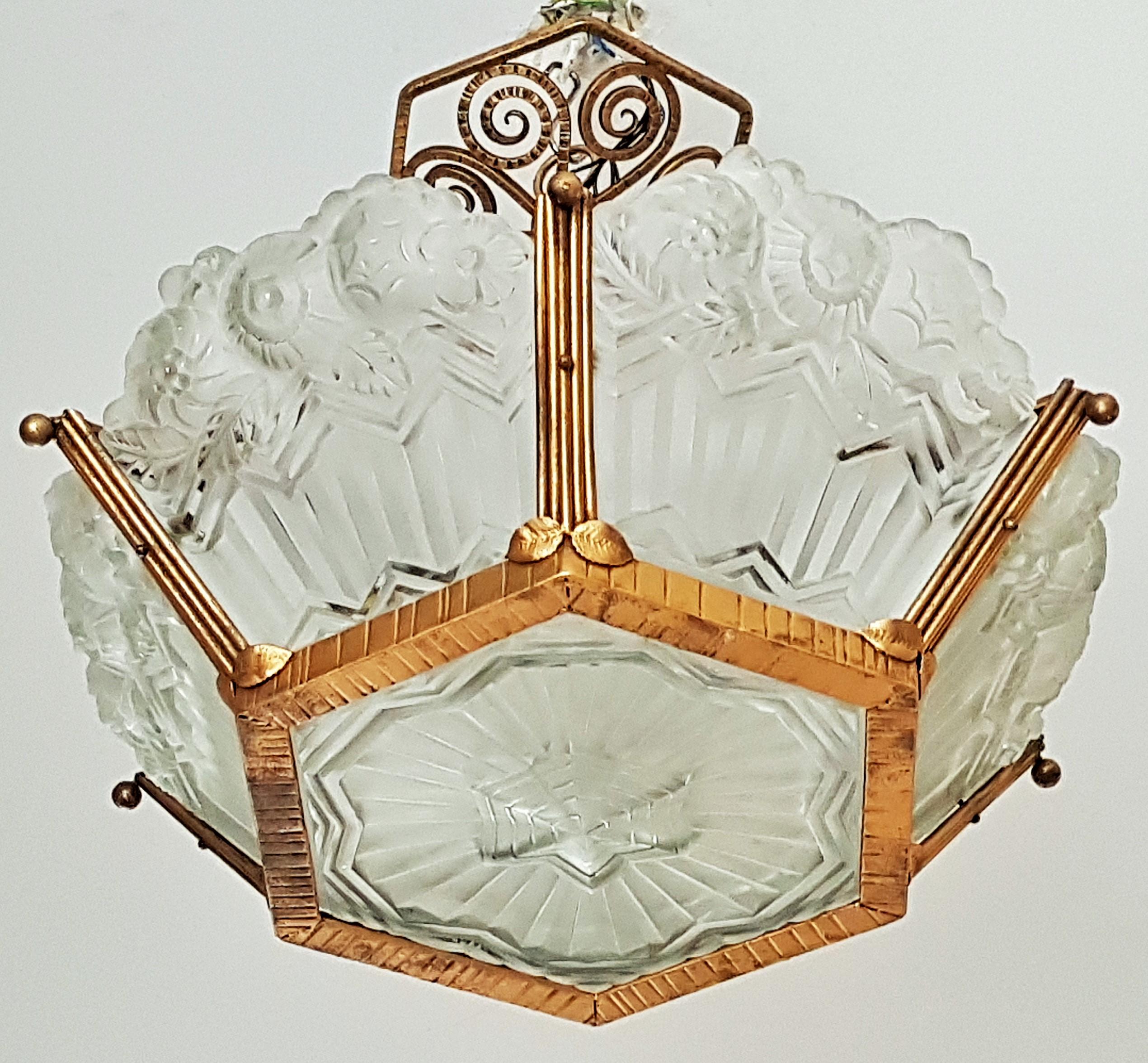 Art Deco Chandelier Gilded with Frosted Glass by Noverdy, France, 1935 For Sale 6