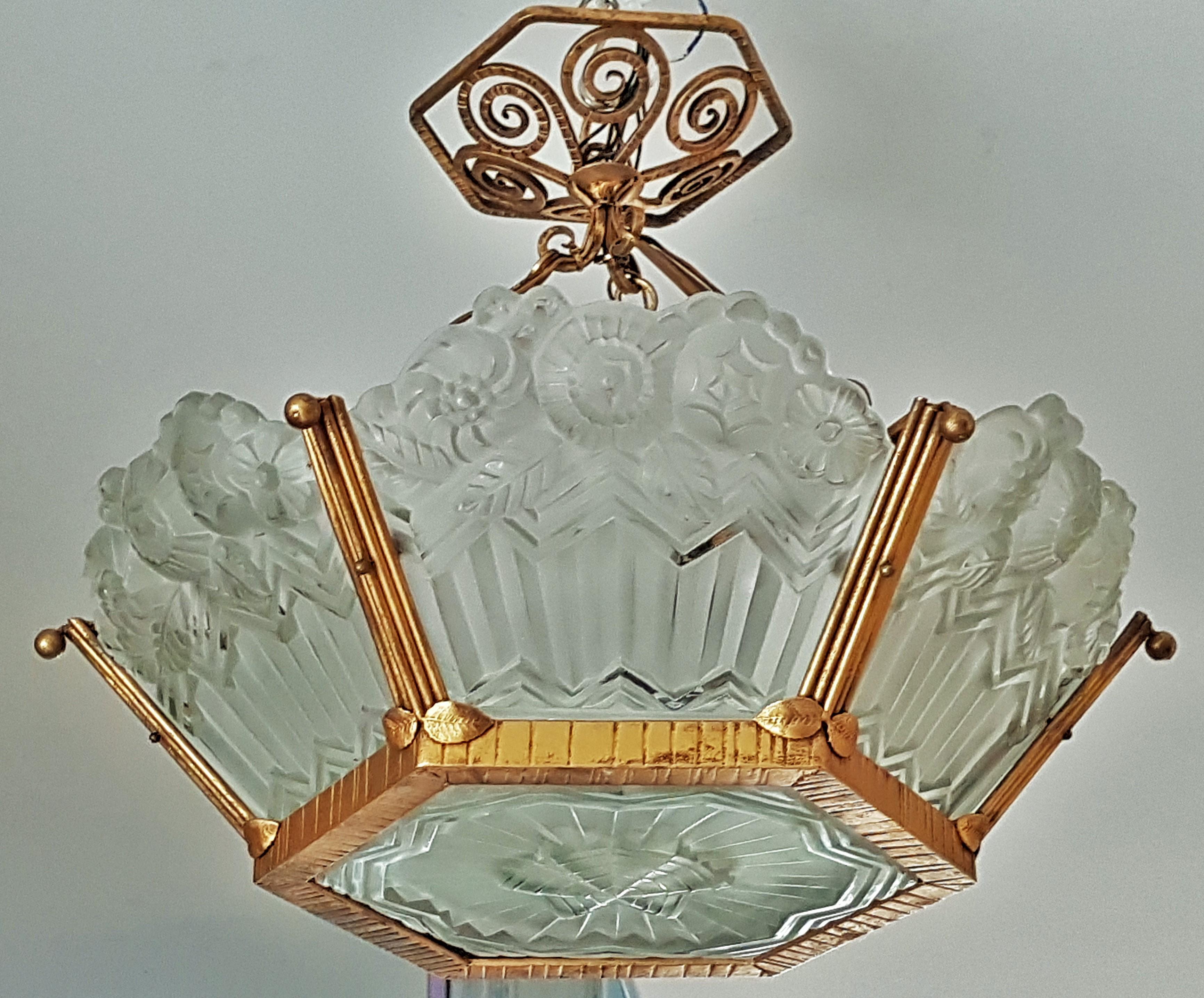 Art Deco Chandelier Gilded with Frosted Glass by Noverdy, France, 1935 In Good Condition For Sale In Saarbruecken, DE