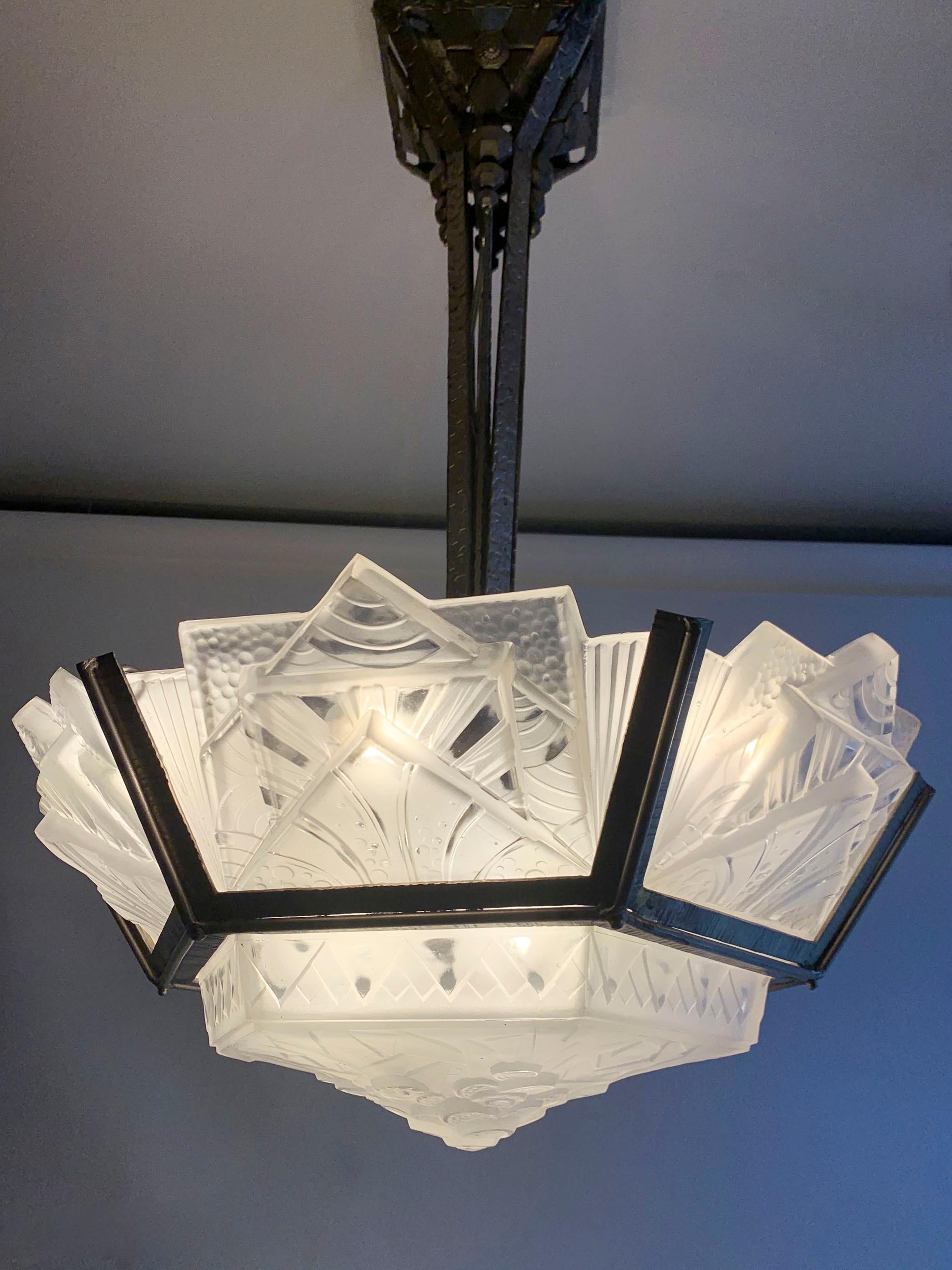 Lustre Art Déco, verres signés I Muller Frères Luneville en vente 4
