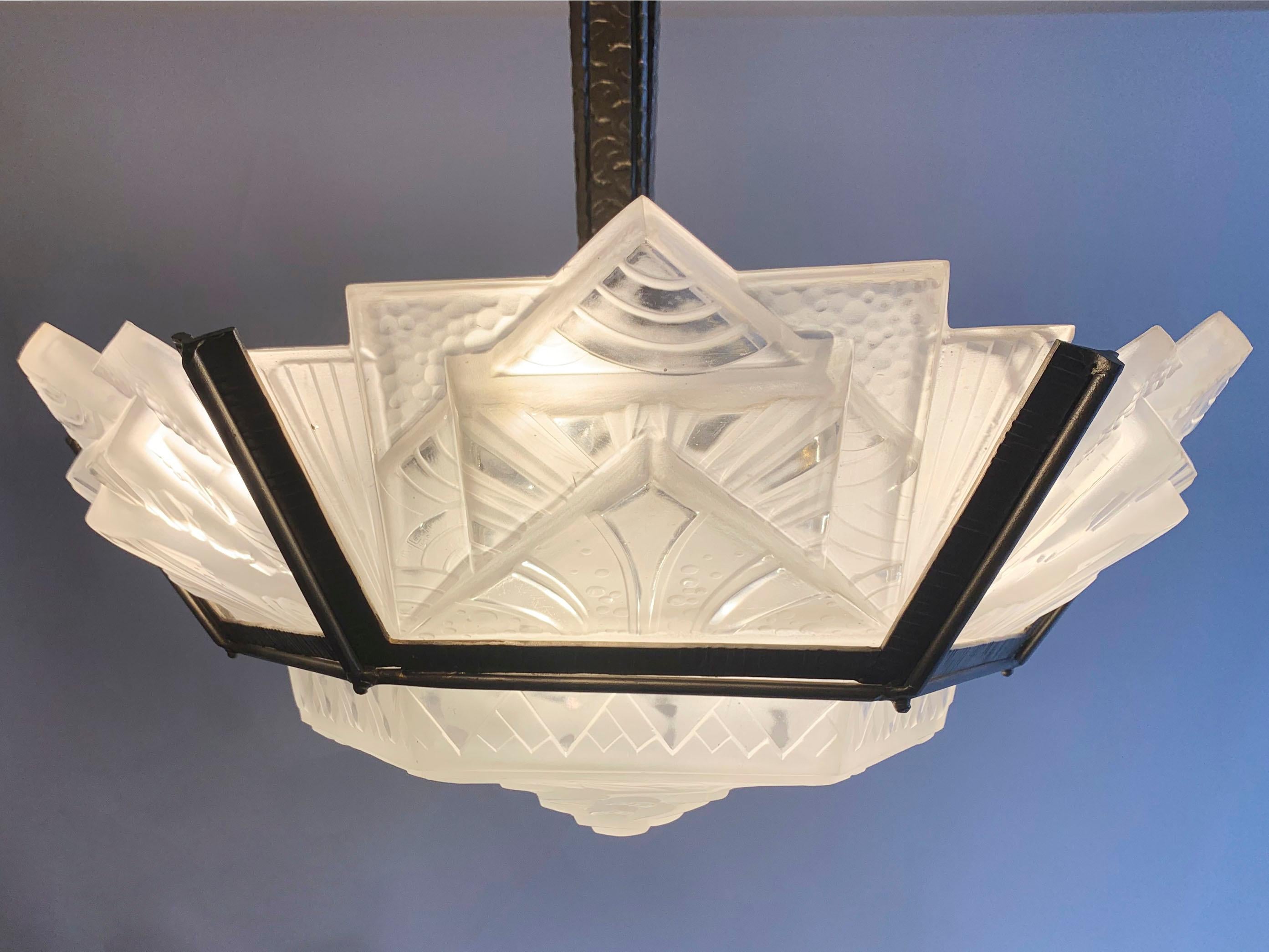Lustre Art Déco, verres signés I Muller Frères Luneville en vente 7