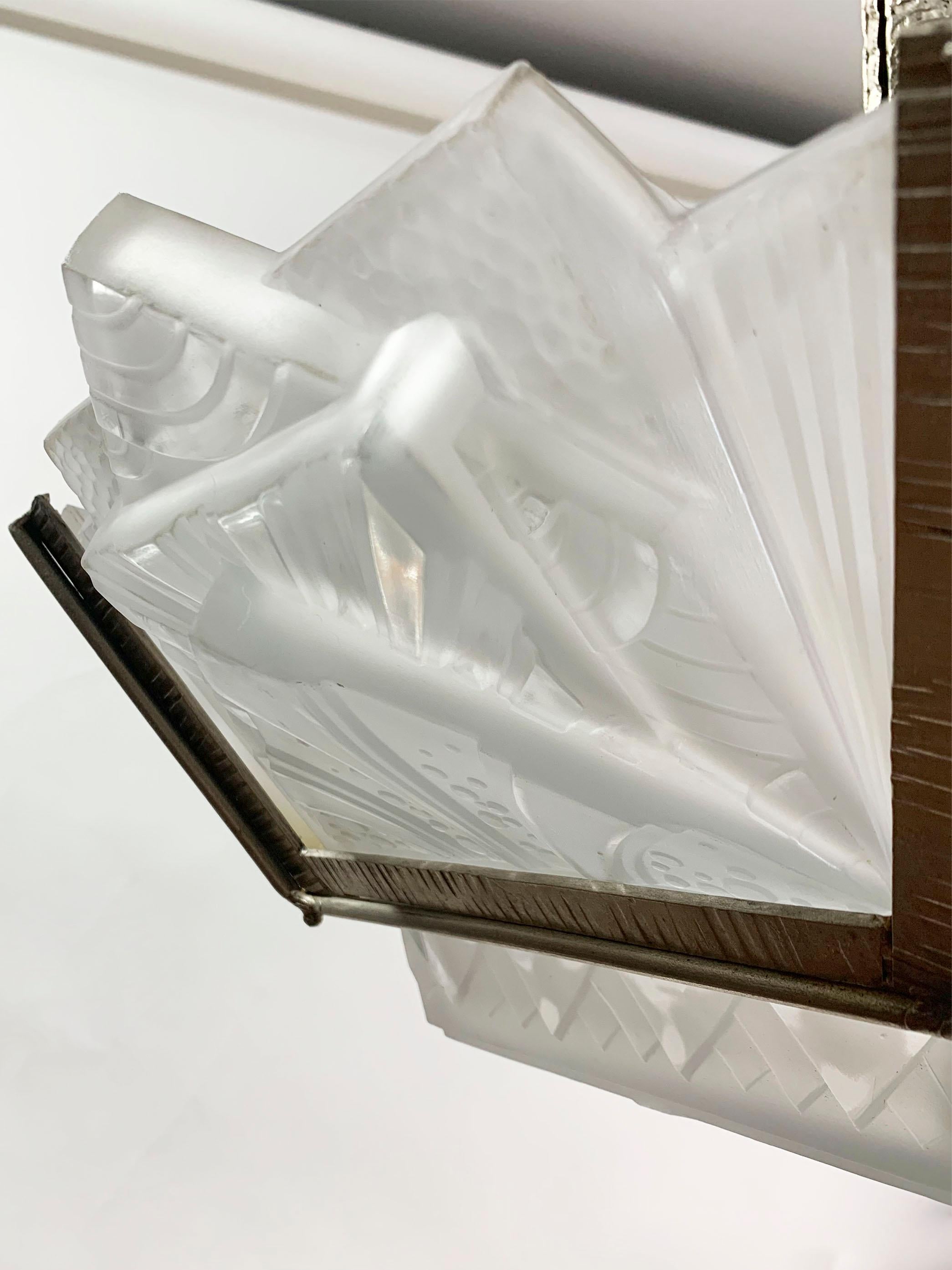 Français Lustre Art Déco, verres signés I Muller Frères Luneville en vente