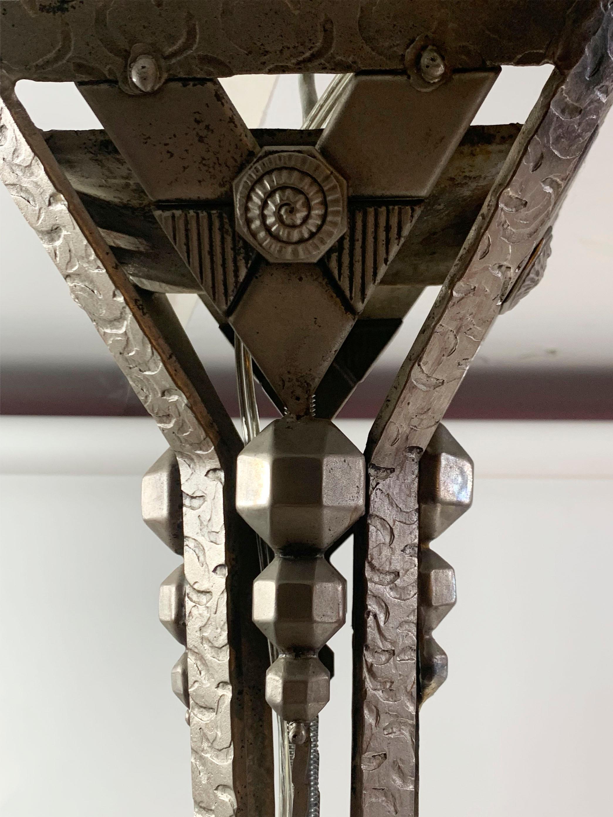Bronze Lustre Art Déco, verres signés I Muller Frères Luneville en vente