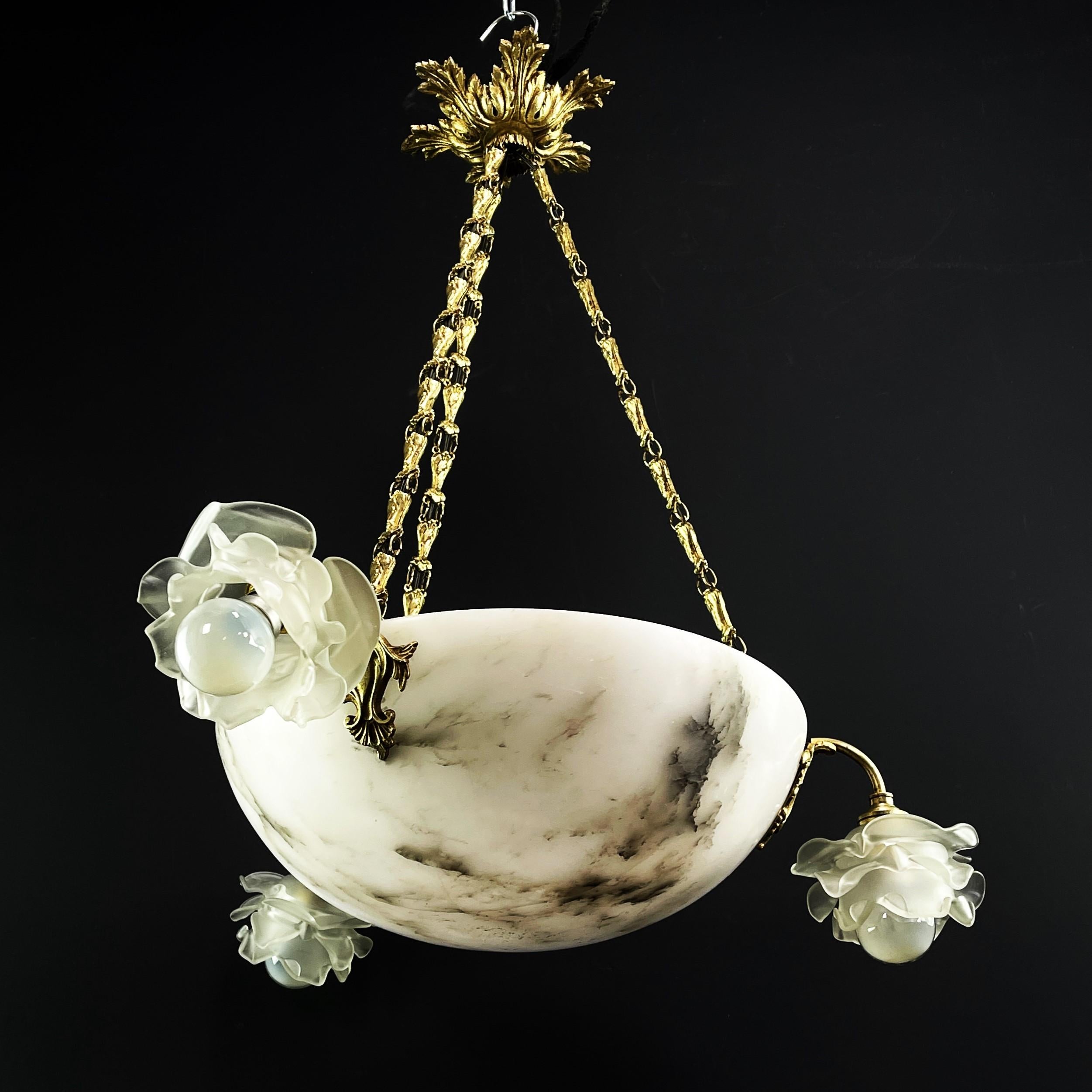 Art Deco chandeliers bronze lamp alabaster bowl, 1920s

This original pendant lamp impresses with its design. The lamp provides a very pleasant light. This ceiling lamp is an absolute design classic from the ART DECOS period. The large alabaster