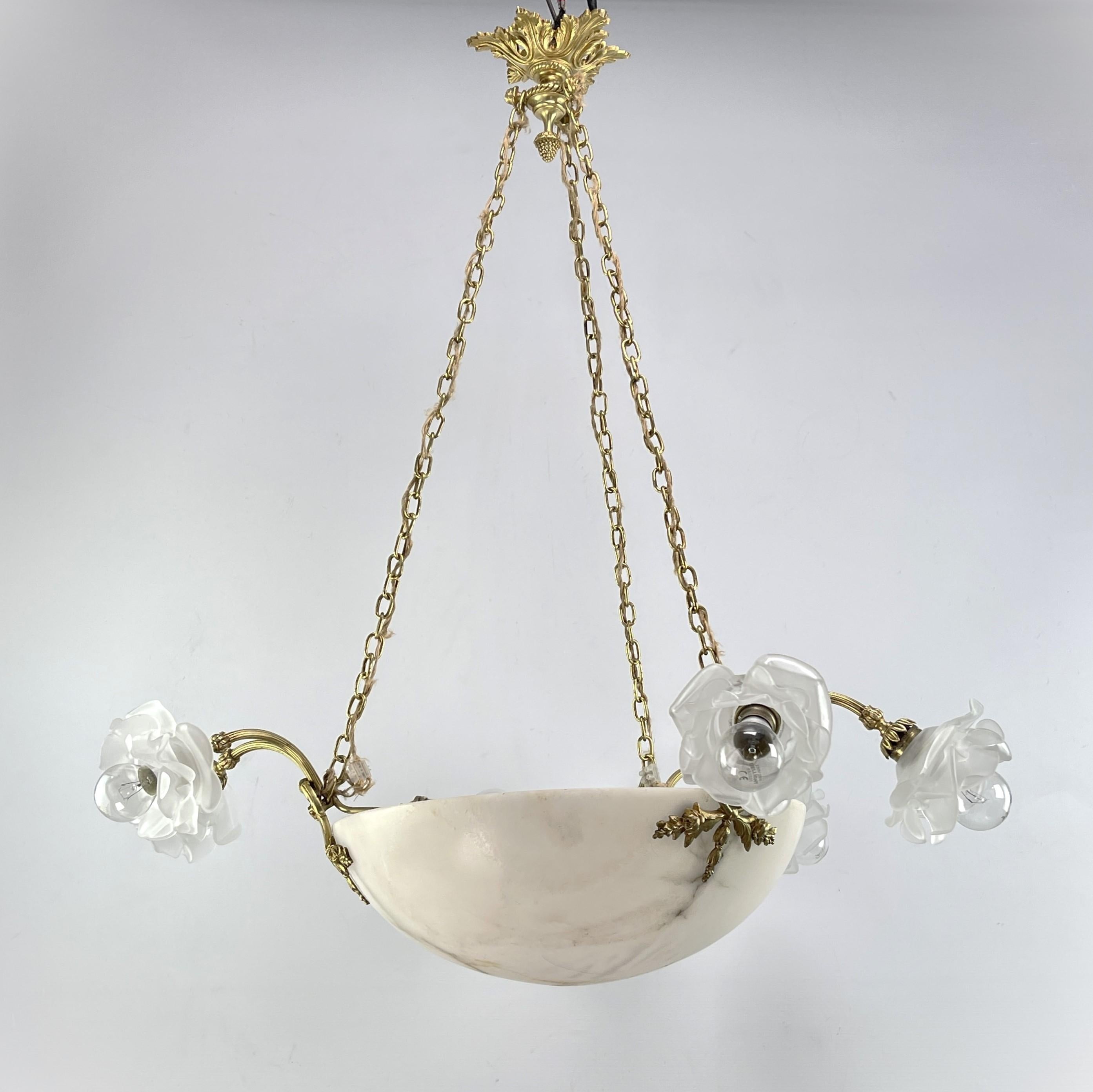 French Art Deco Chandelier hanging lamp bronze lamp alabaster bowl, 1920s