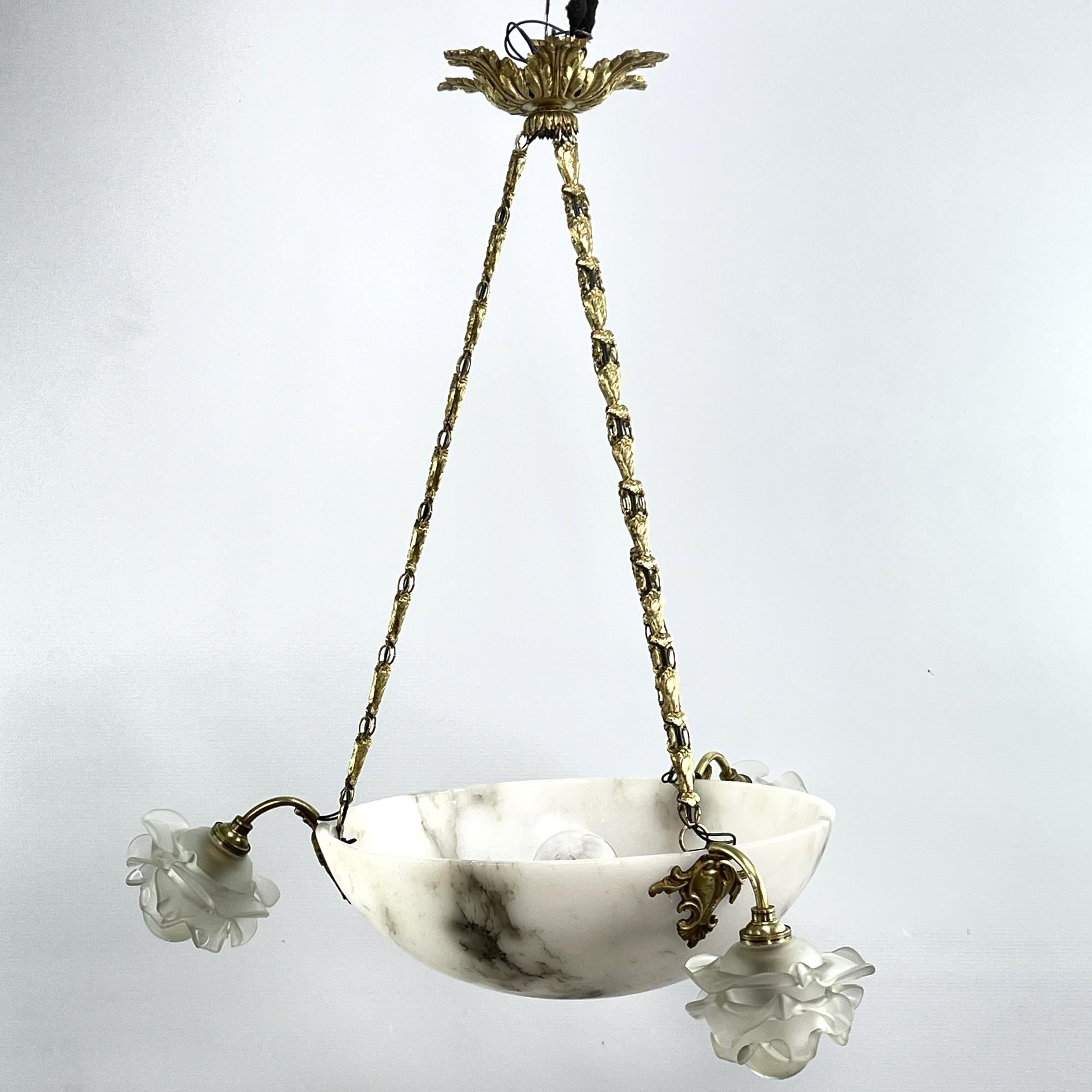 Art déco-Kronleuchter, Hängeleuchte, Bronzelampe, Alabasterschale, 1920er Jahre (20. Jahrhundert) im Angebot