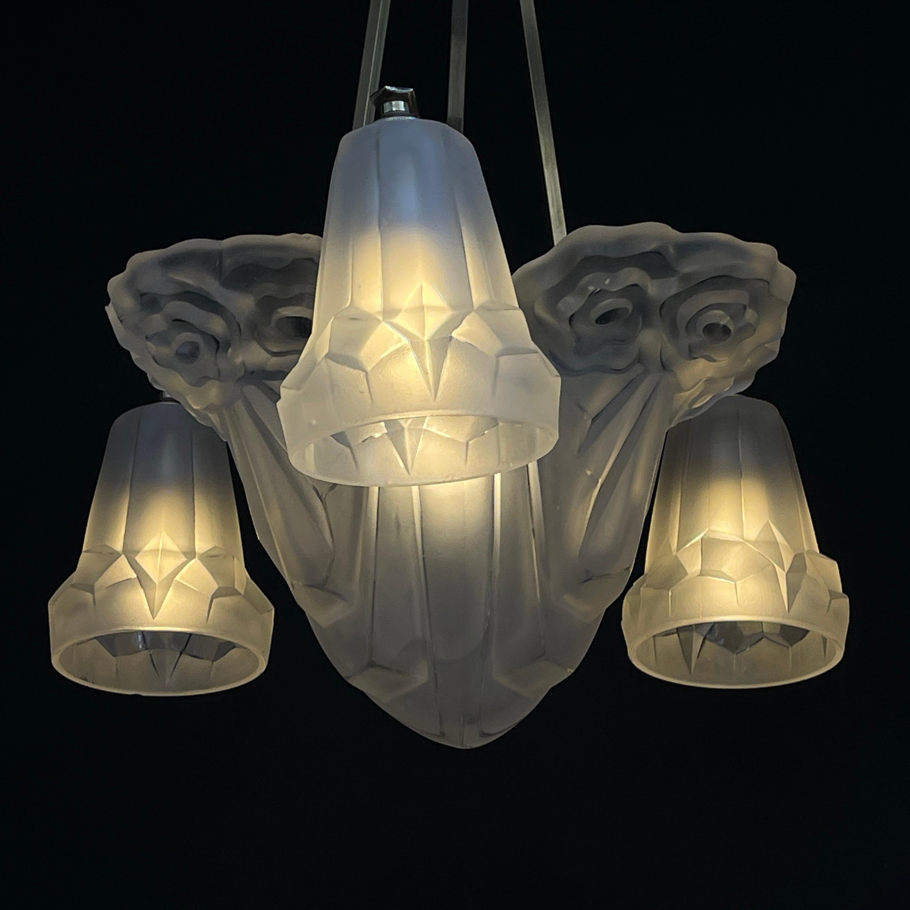 Mid-20th Century Art Deco Chandelier Hanging Lamp by Dégue, 1930s