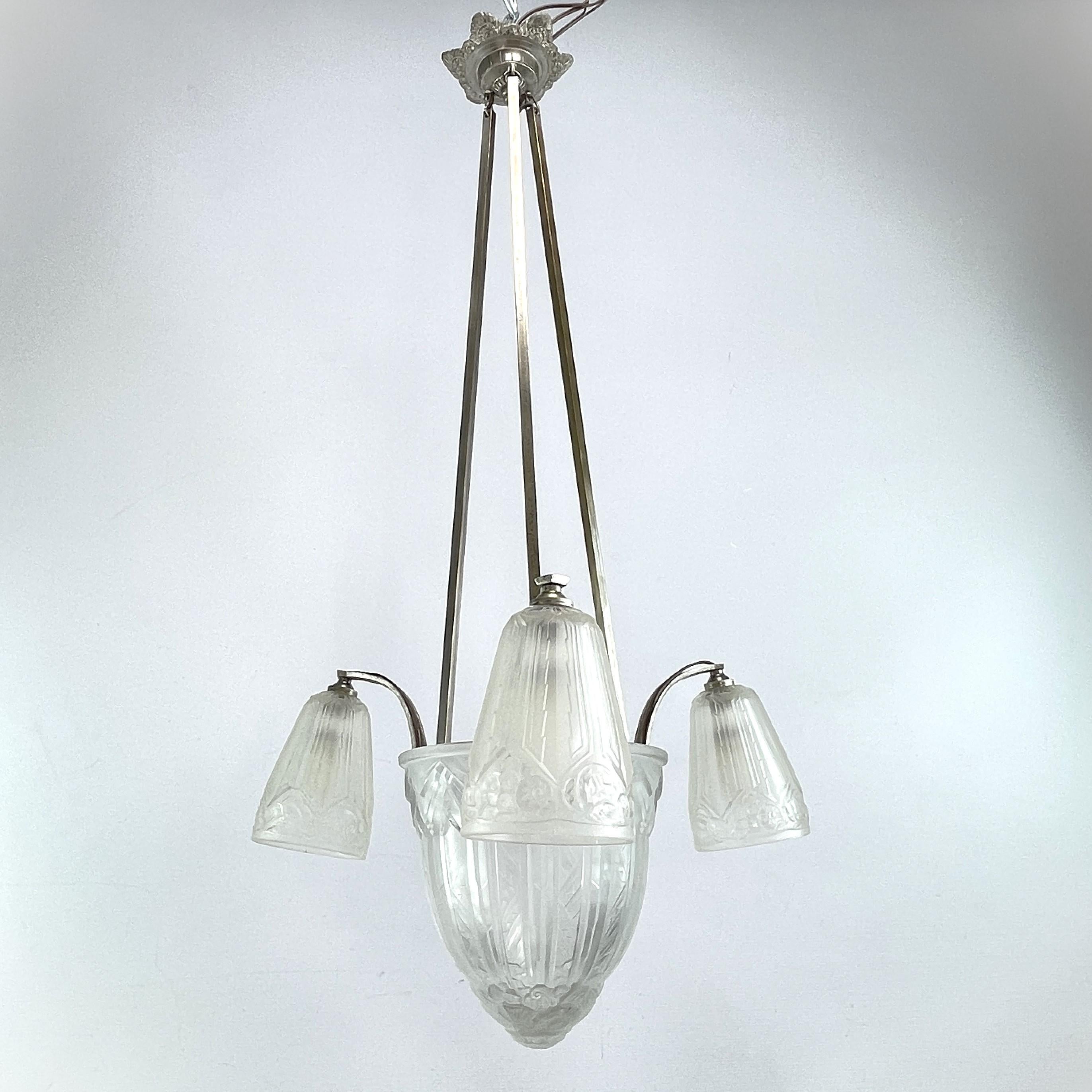 French Art Deco Chandelier Hanging Lamp by Maynadier, 1930s For Sale