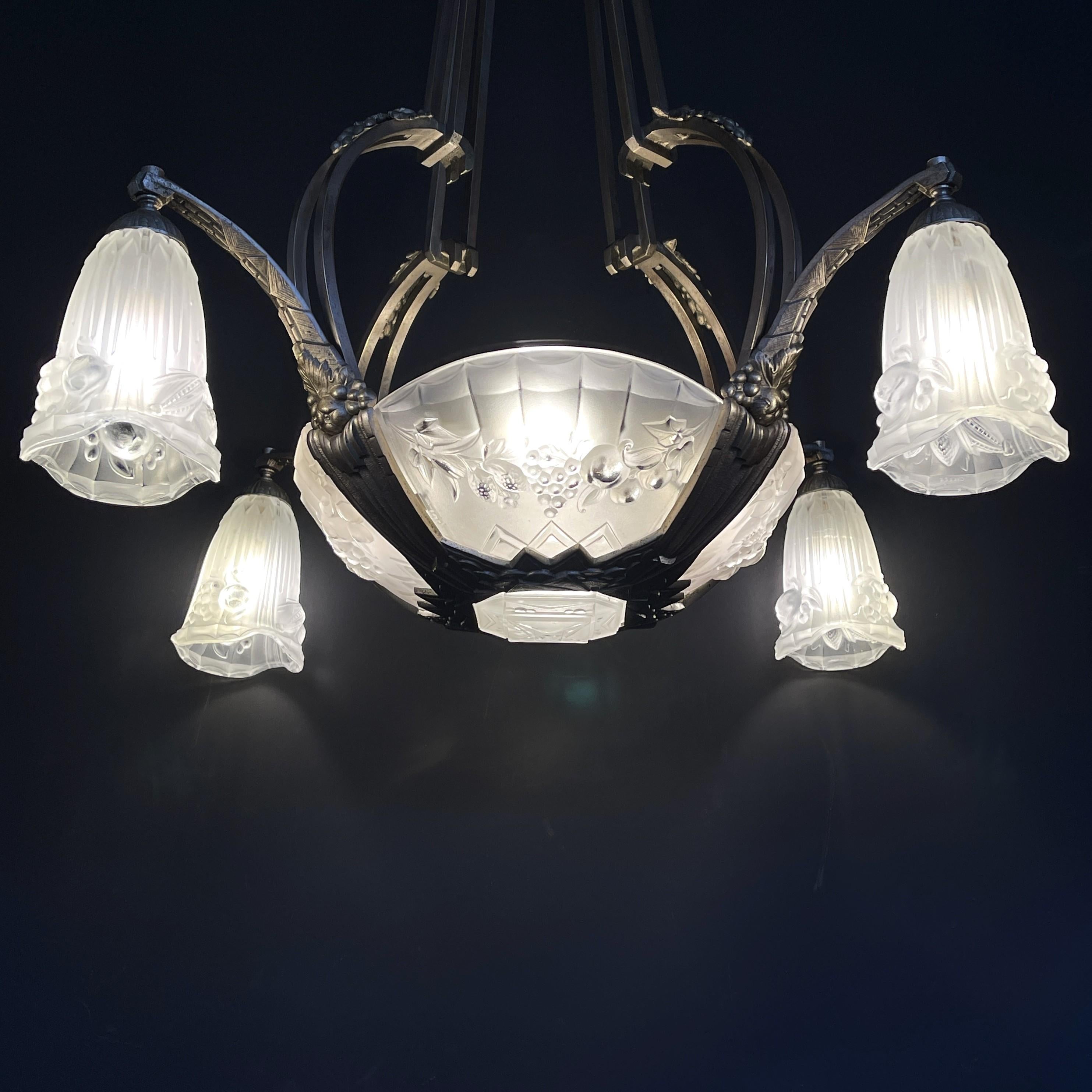 Art Deco Chandelier Hanging Lamp by P. Gilles France, 1920s For Sale 4