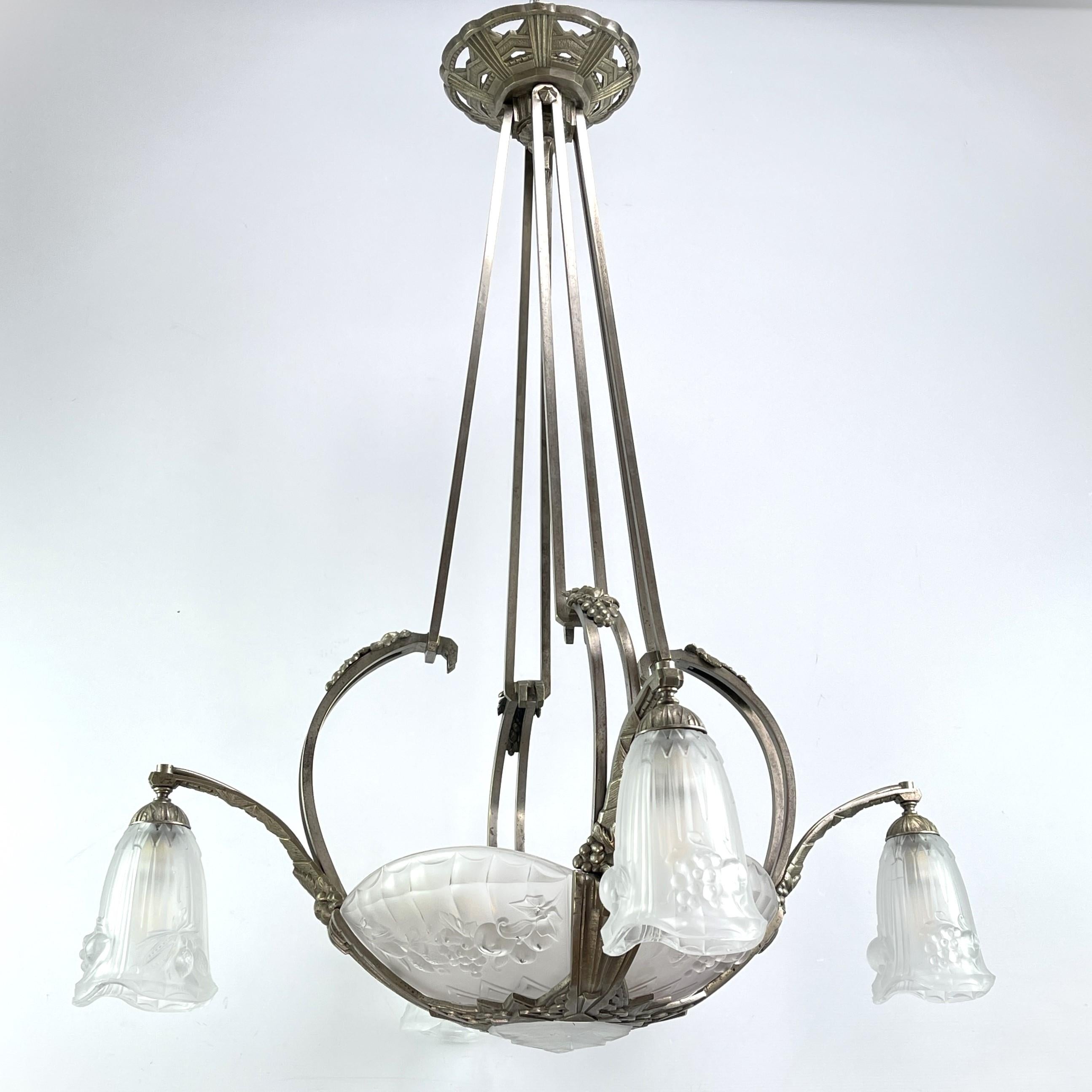 Early 20th Century Art Deco Chandelier Hanging Lamp by P. Gilles France, 1920s For Sale