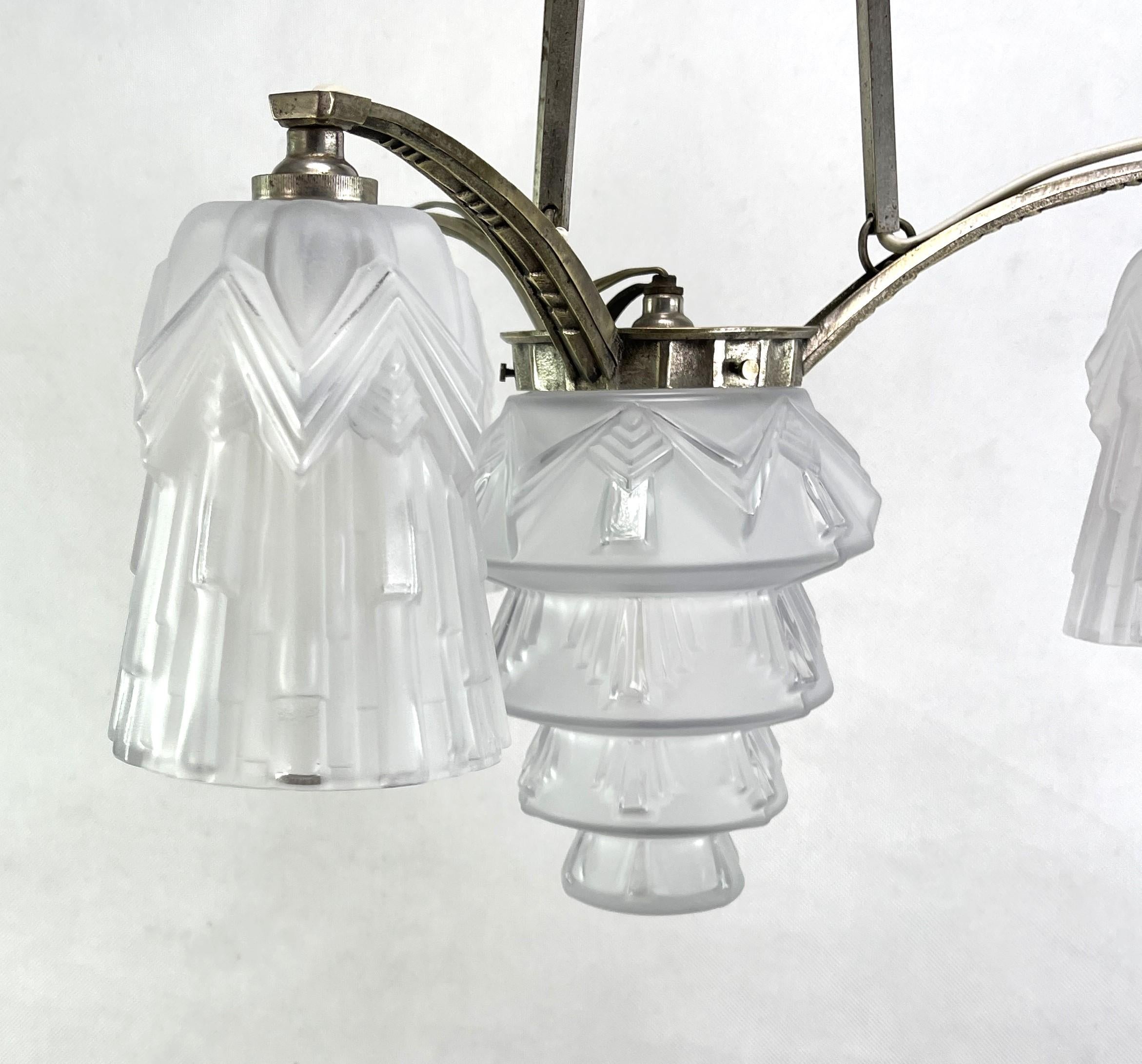 Lampe suspendue art déco gratte-ciel nickelée des années 1920 en vente 2