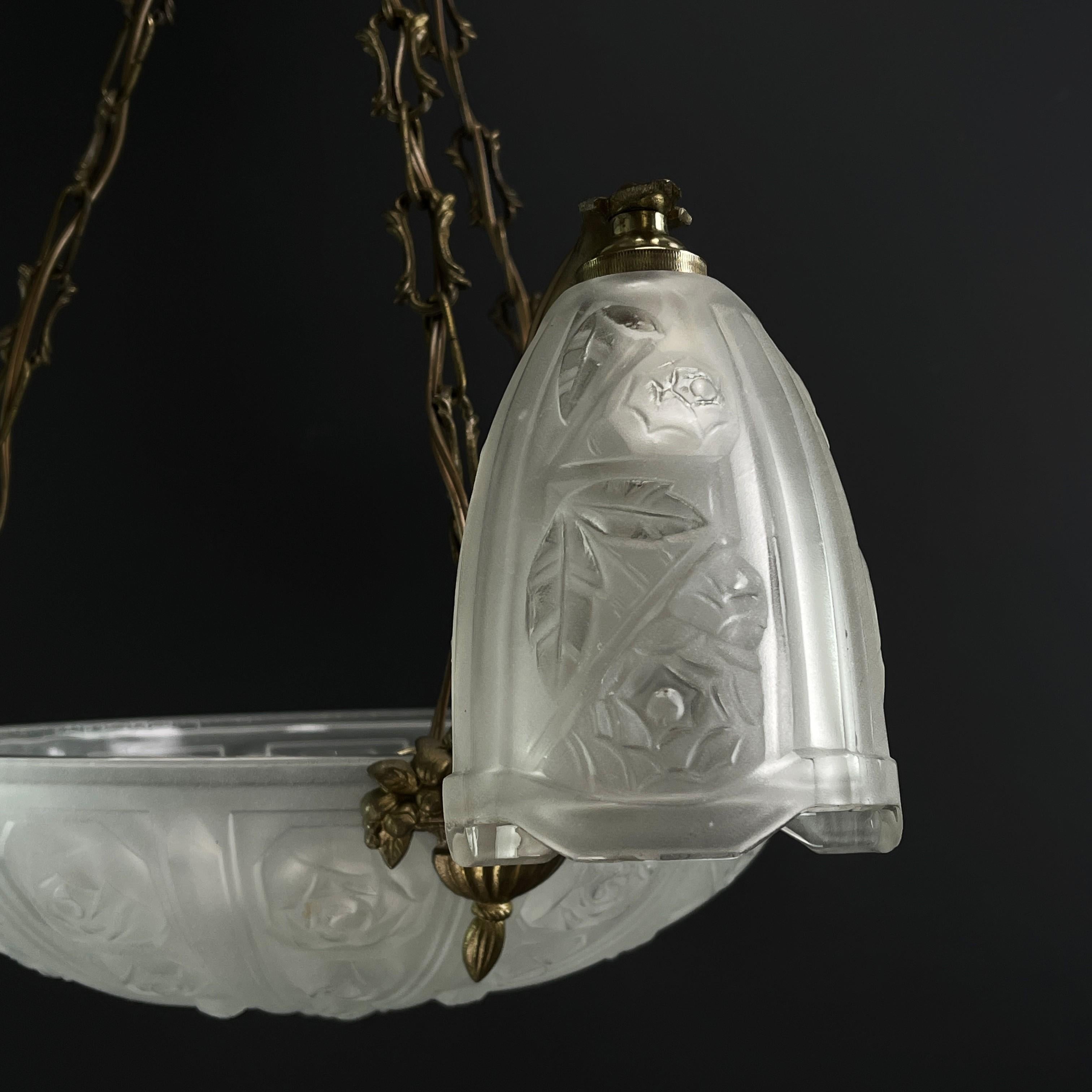 Art Deco Chandelier Hanging Lamp with rose décor, 1930s For Sale 2