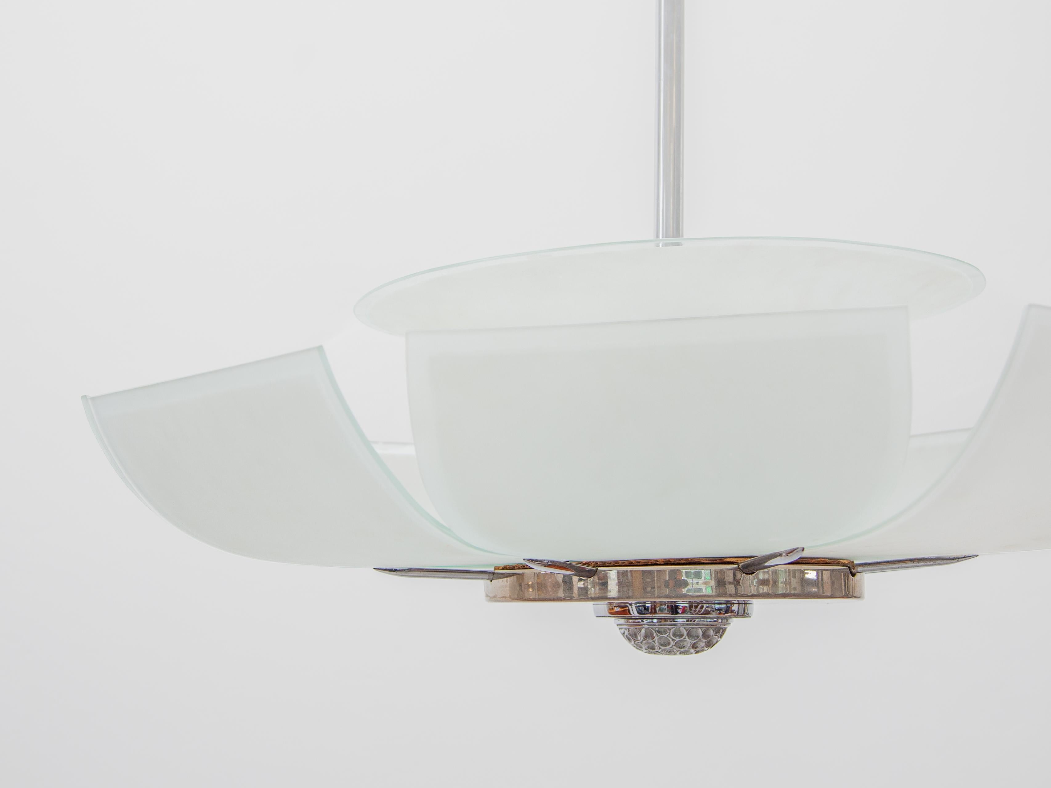 Art Deco Kronleuchter aus Glas und Chrom, 1925, Frankreich, Modernes Blumendesign (Französisch) im Angebot