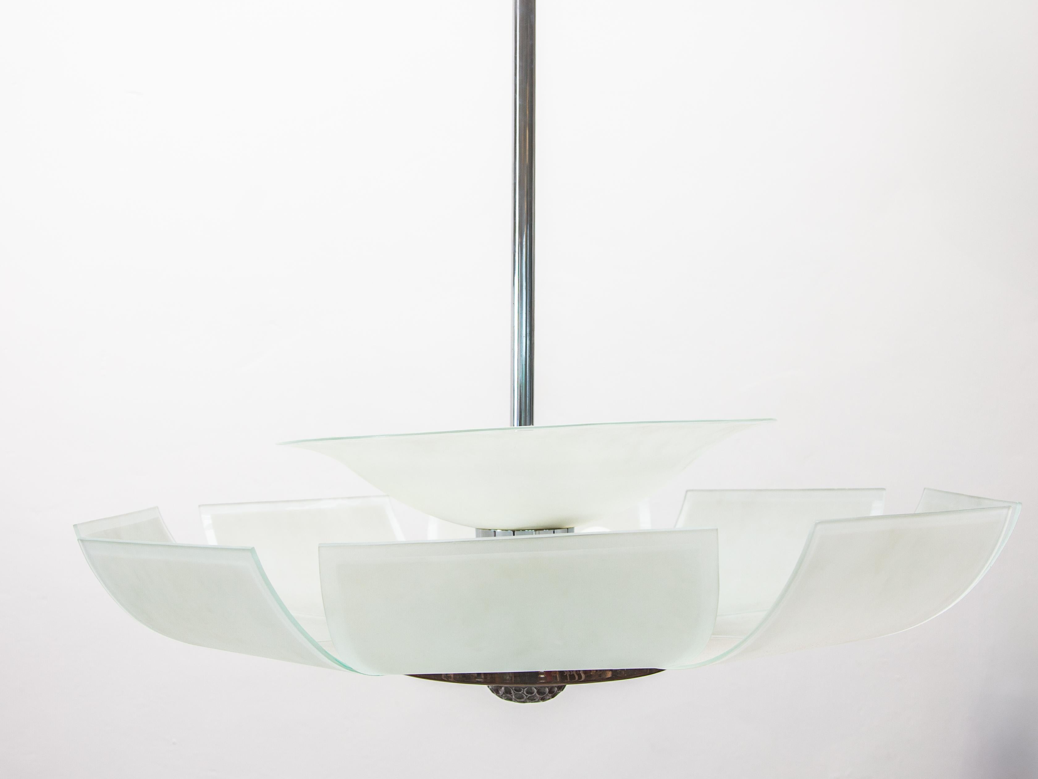 Art Deco Kronleuchter aus Glas und Chrom, 1925, Frankreich, Modernes Blumendesign (Bronze) im Angebot