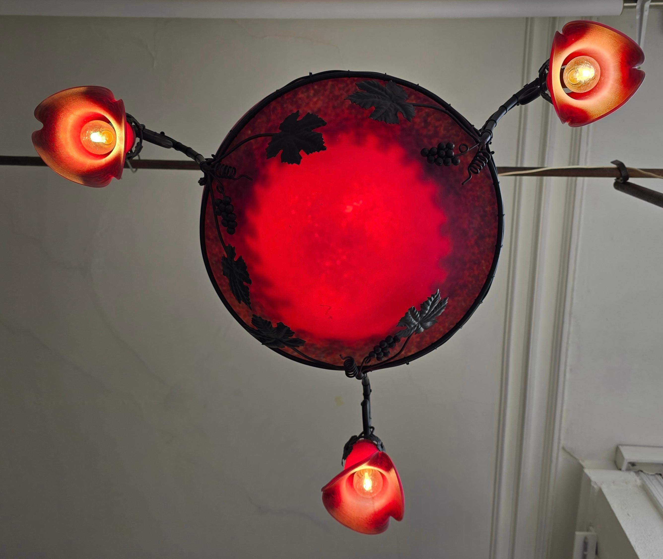 Lampadario Art Déco nello stile di Müller Frères in vendita 5
