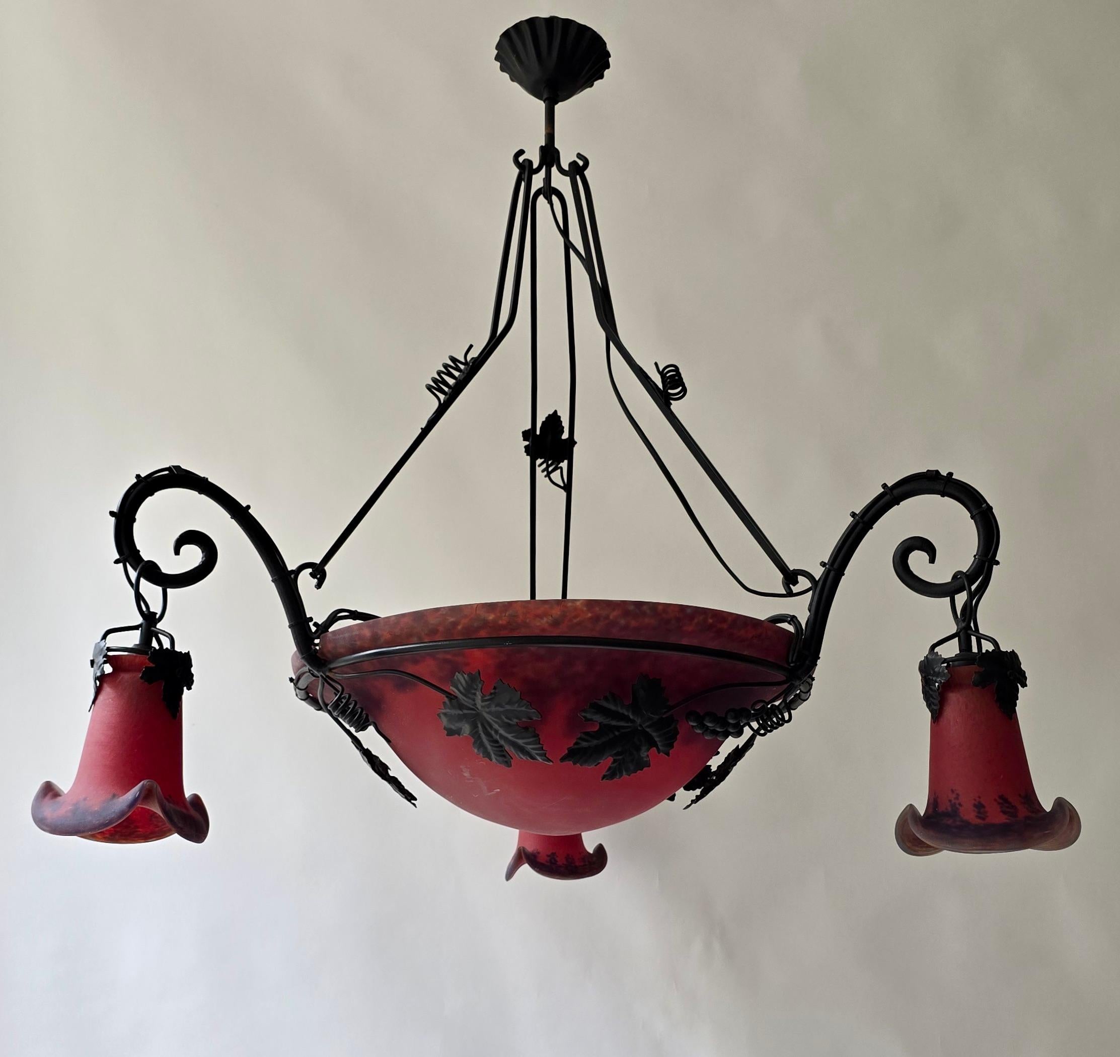 Lampadario Art Déco nello stile di Müller Frères in vendita 9