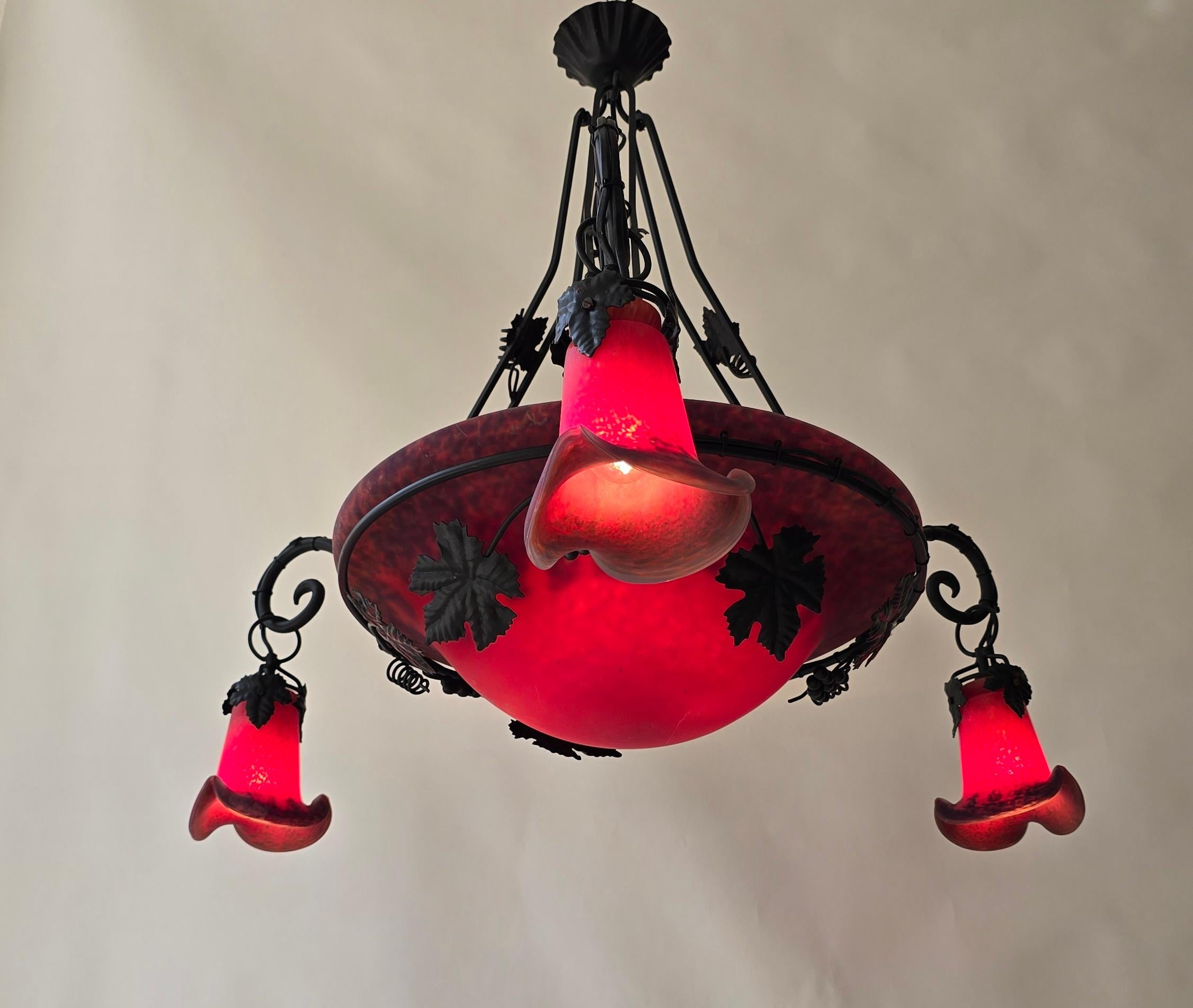 Lampadario Art Déco nello stile di Müller Frères in vendita 3