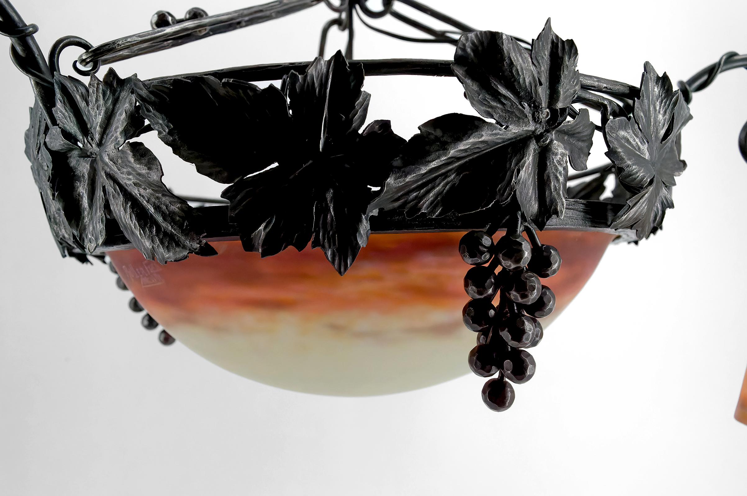 Art Deco Chandelier in Wrought Iron and Blown Glass, Muller Frères, France, 1920 For Sale 4