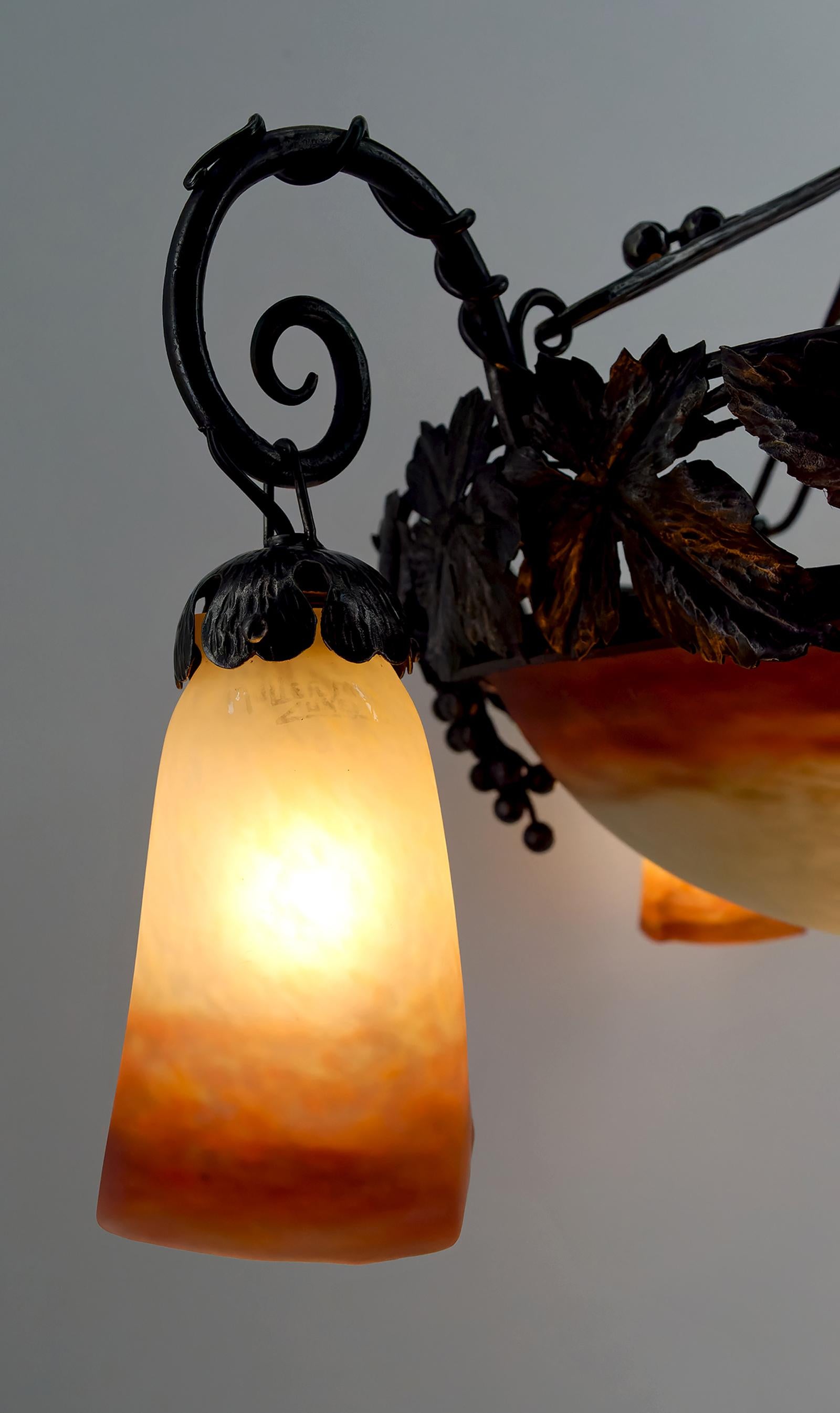 Art Deco Chandelier in Wrought Iron and Blown Glass, Muller Frères, France, 1920 For Sale 12
