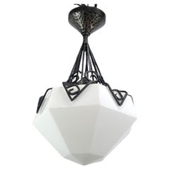 Plafonnier Art Déco en fer forgé, verre opale, années 1930