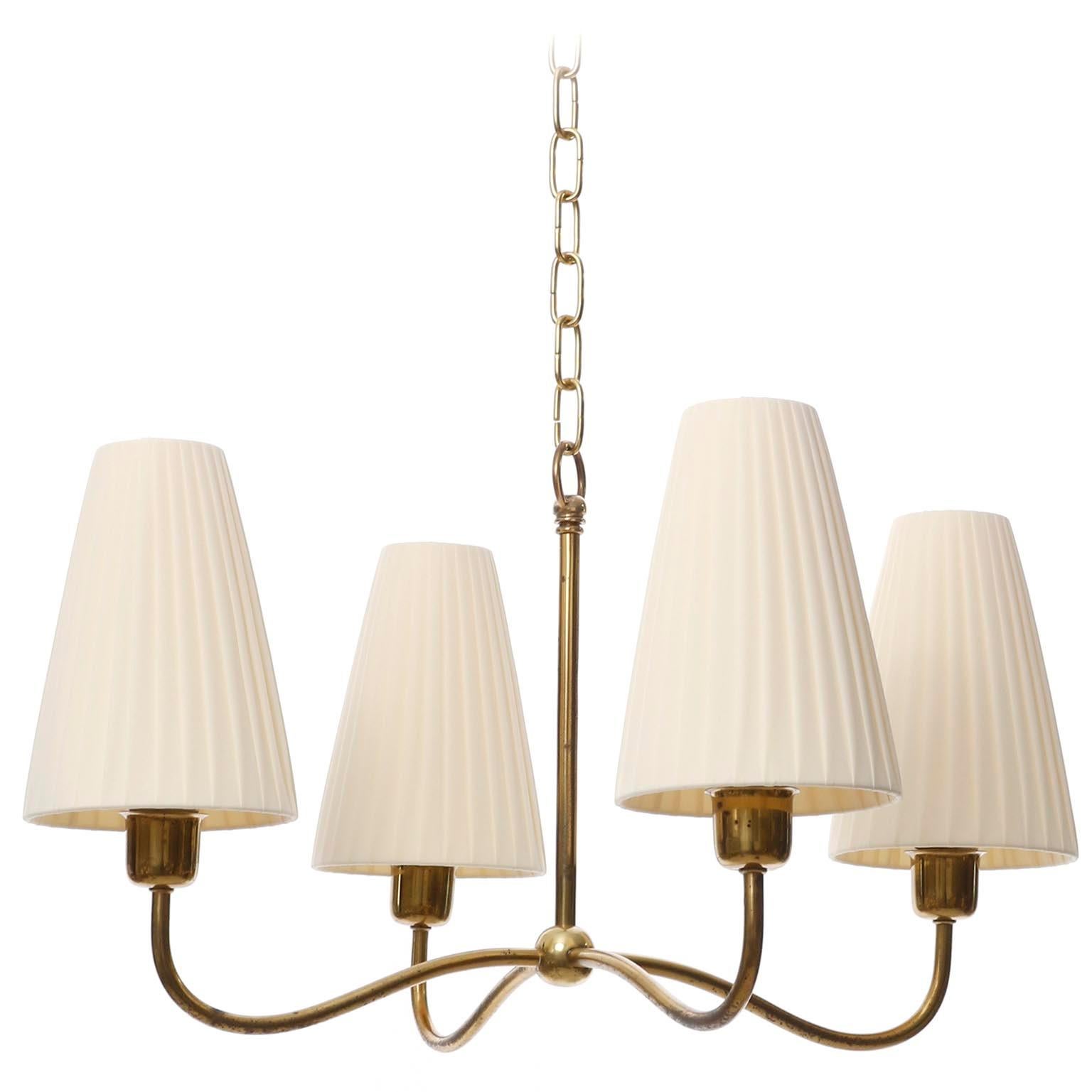 Art Deco Chandelier Pendant Light, Brass Pleated Cream Fabric Shades, 1930s In Good Condition In Hausmannstätten, AT