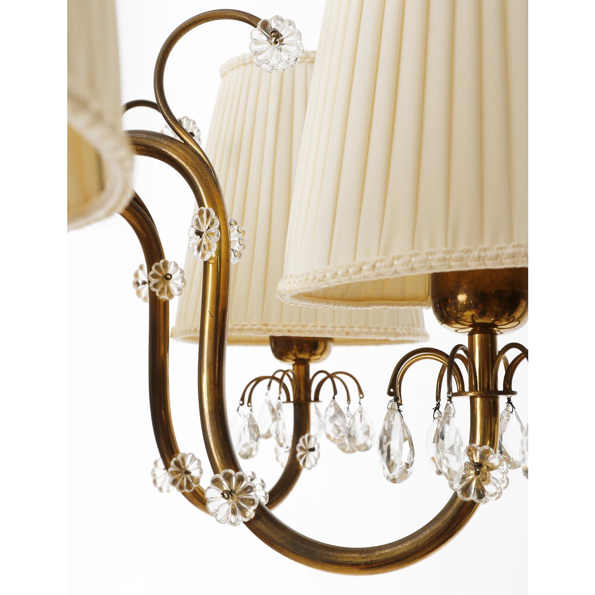 Art Deco Chandelier Pendant Light, Patinated Brass Cream Fabric Shades, 1930s For Sale 2