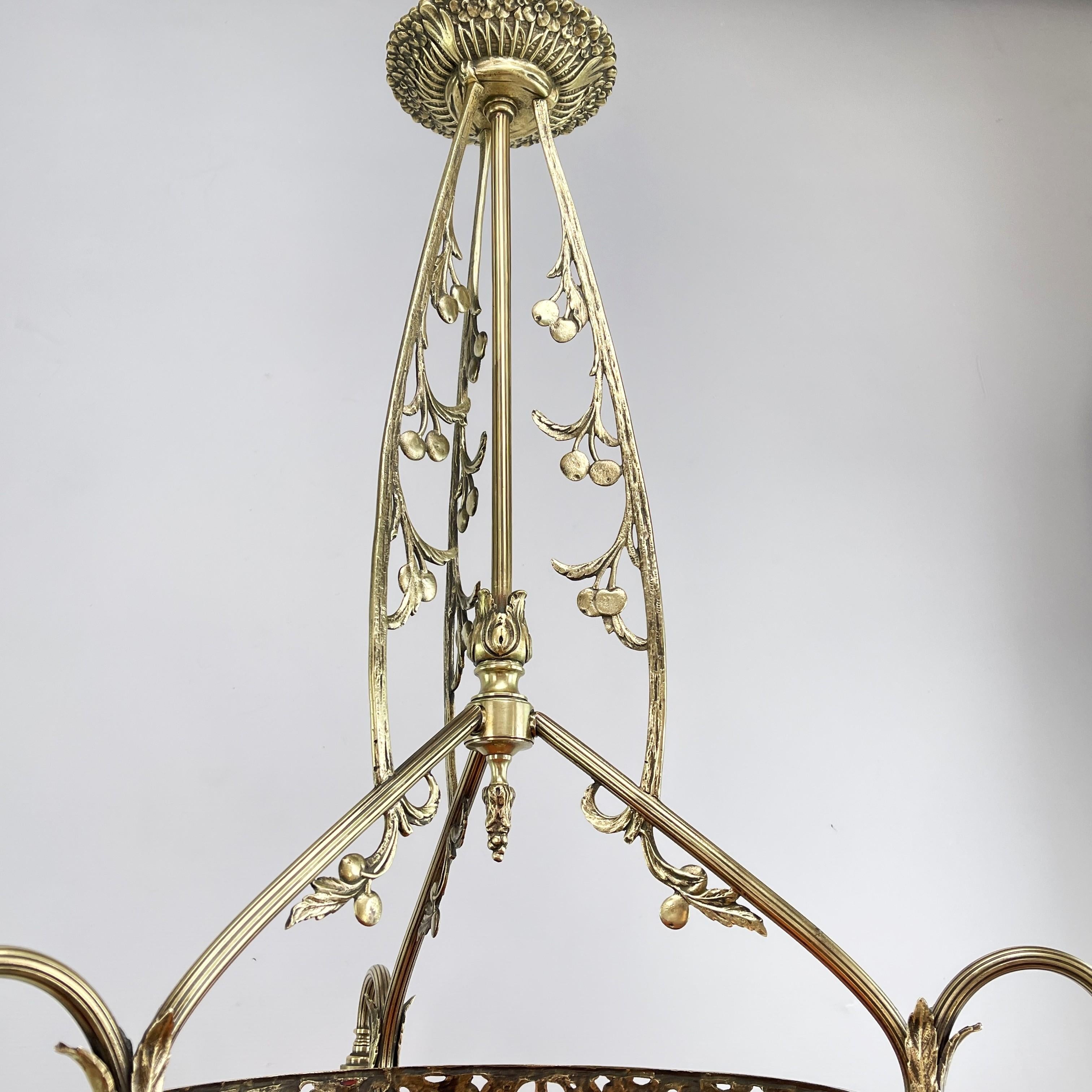 ART DECO ceiling lamp, signed Schneider

ART DECO ceiling lamp is a remarkable example of craftsmanship and style of the early 20th century. 

The signature 