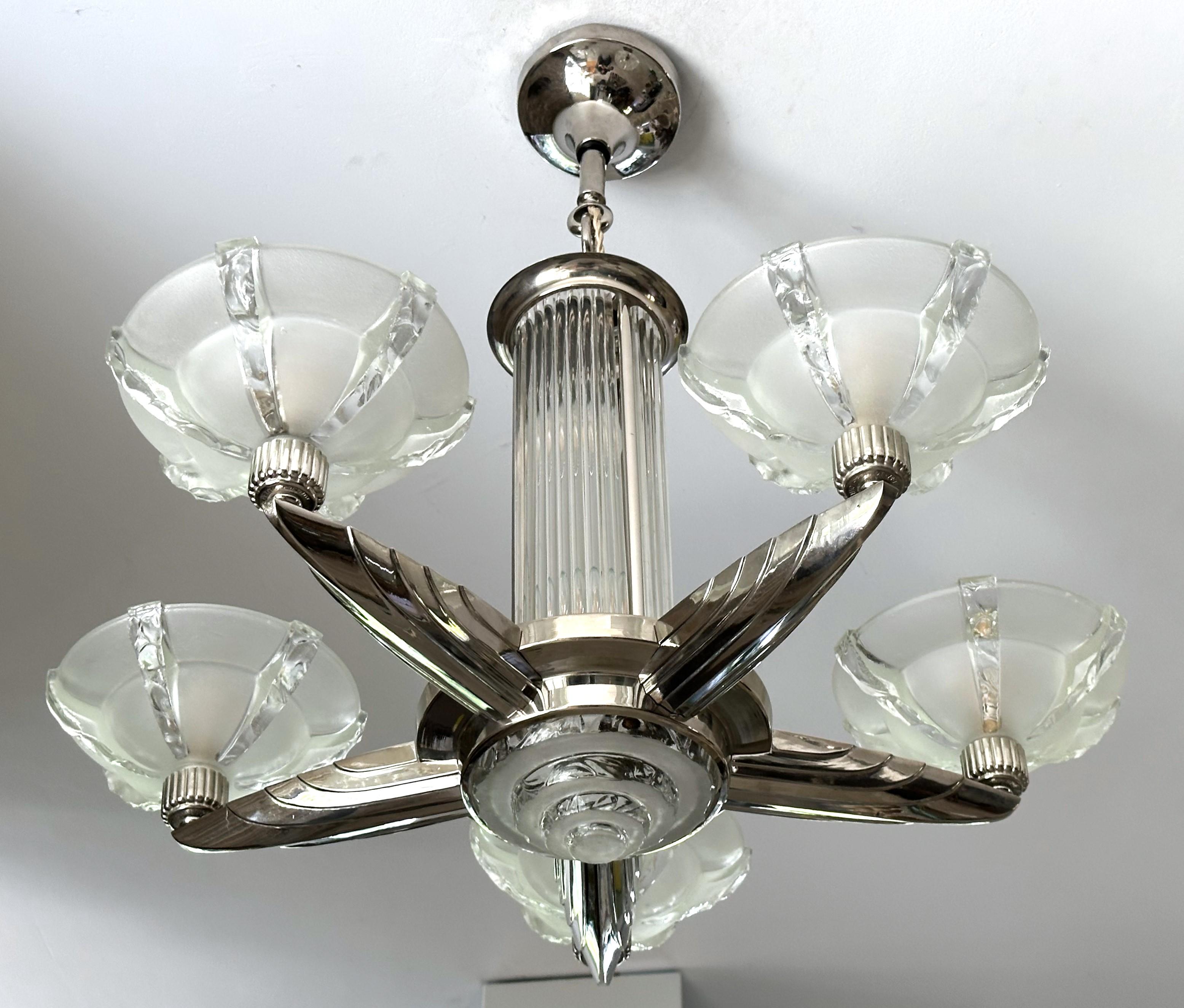 Art Deco Chandelier signed Petitot, France 1935 For Sale 4