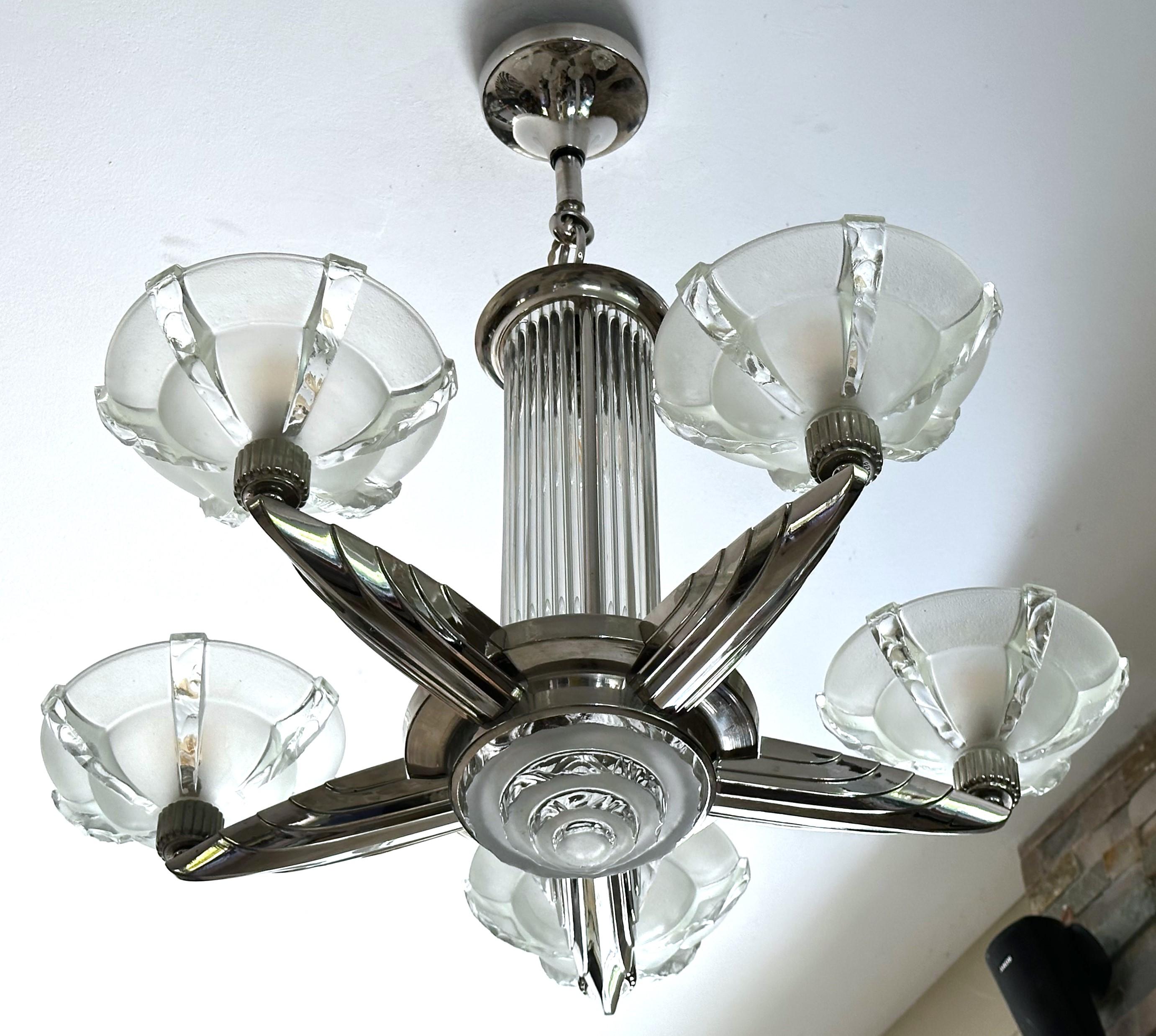 Art Deco Chandelier signed Petitot, France 1935 For Sale 6