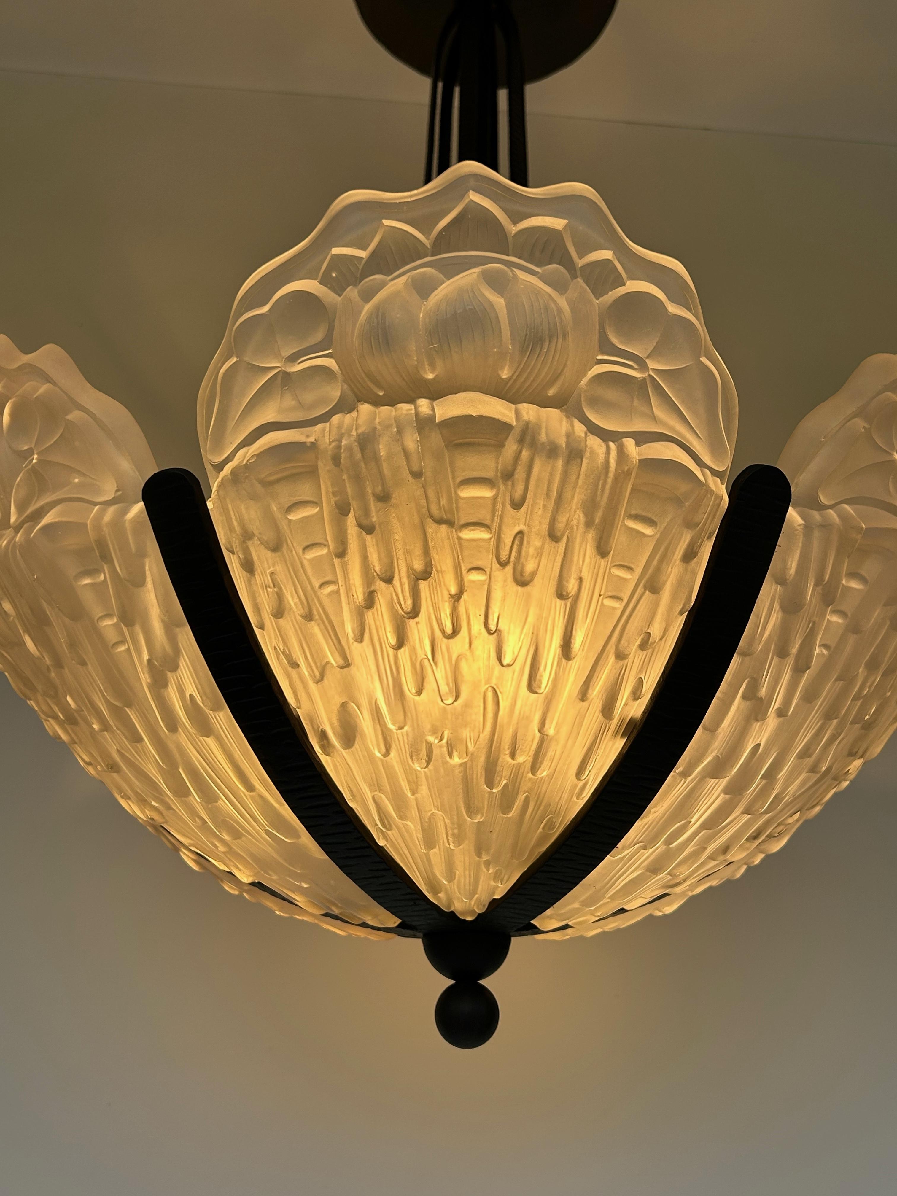Art Deco Chandelier With 6 Molded Glass Plates Morin Et Cie For Sale 3