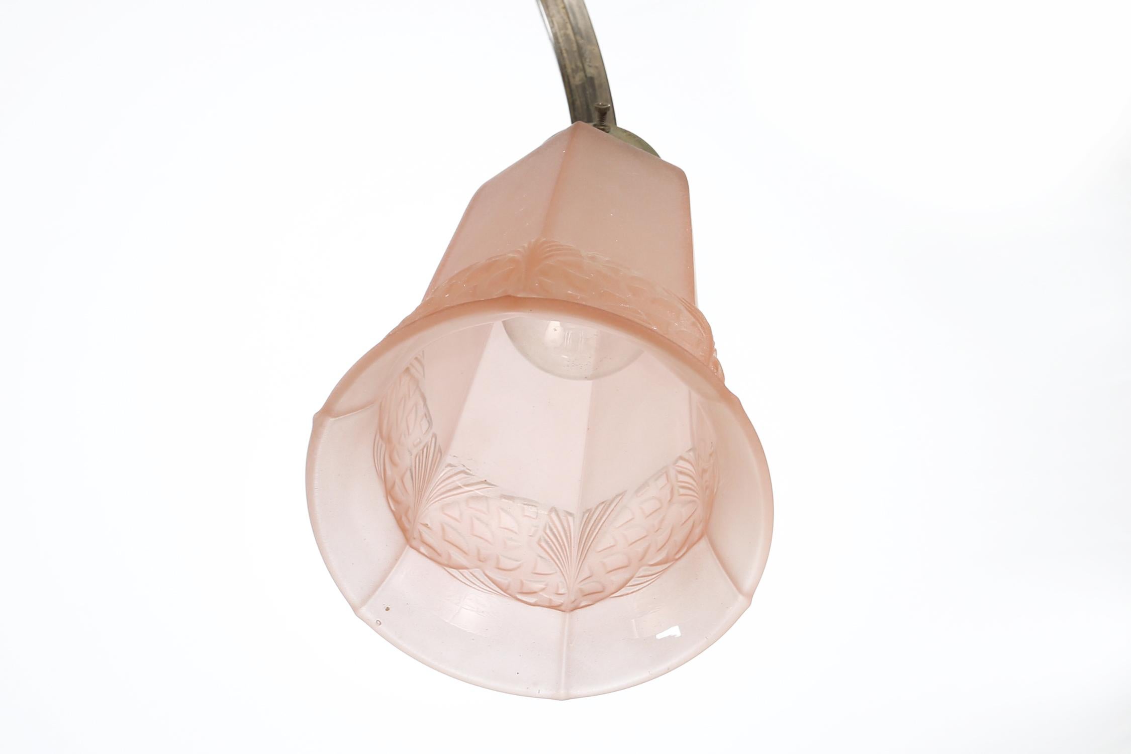 Art Deco chandelier with etched pink glass shades, Belgium 1930s For Sale 3