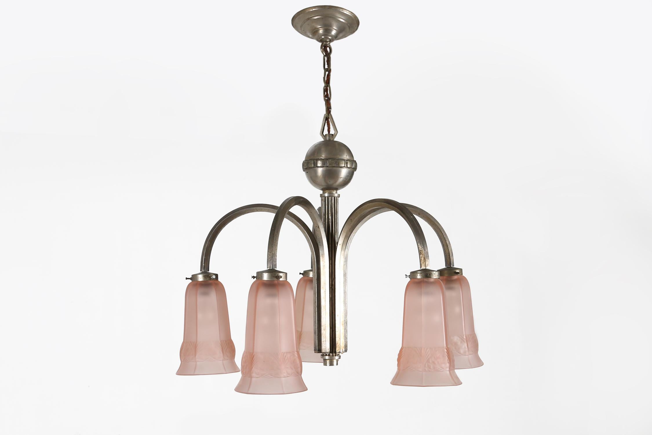 Mid-20th Century Art Deco chandelier with etched pink glass shades, Belgium 1930s For Sale