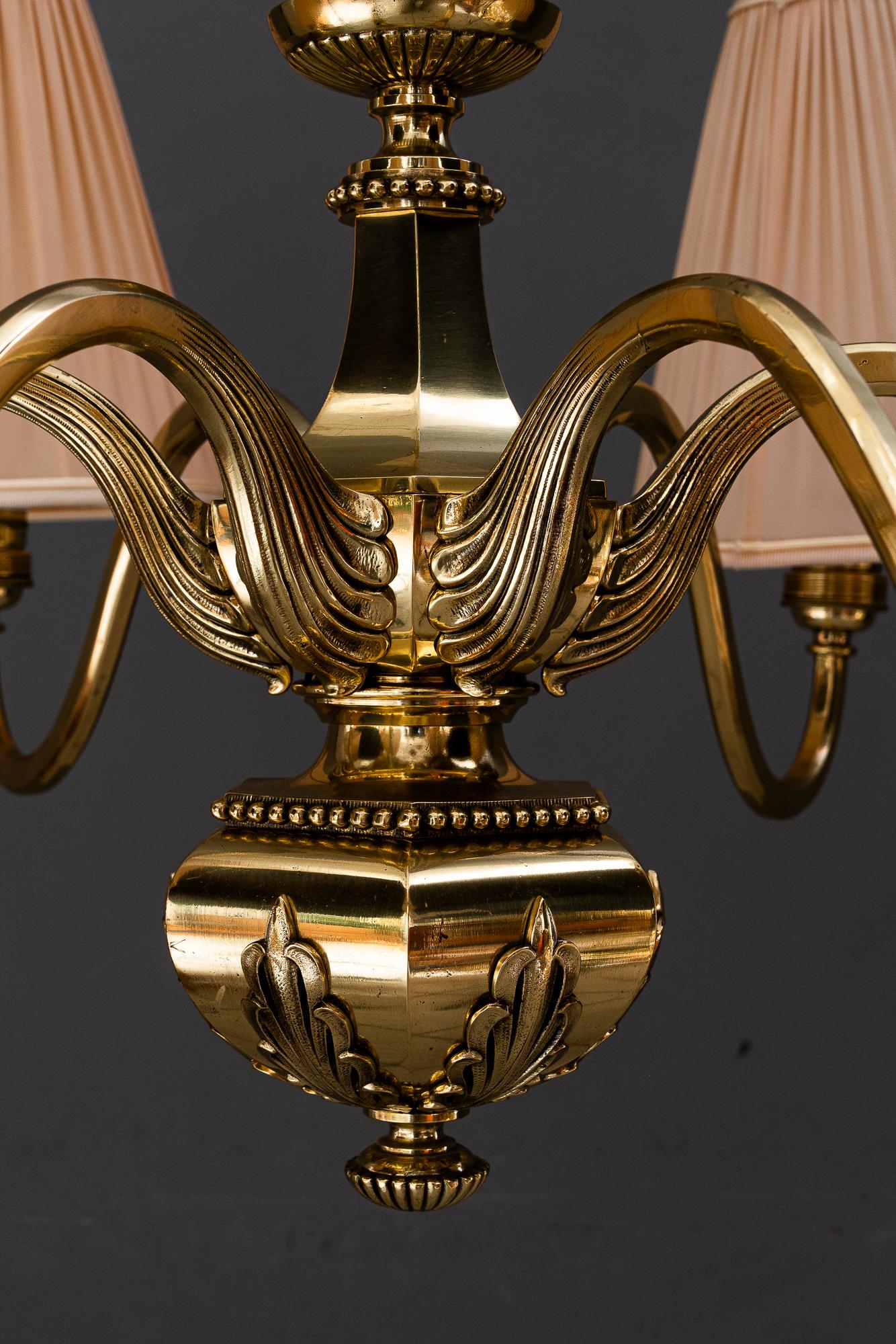 Araña Art Decó con pantallas de tela viena años 20 aproximadamente en venta 3