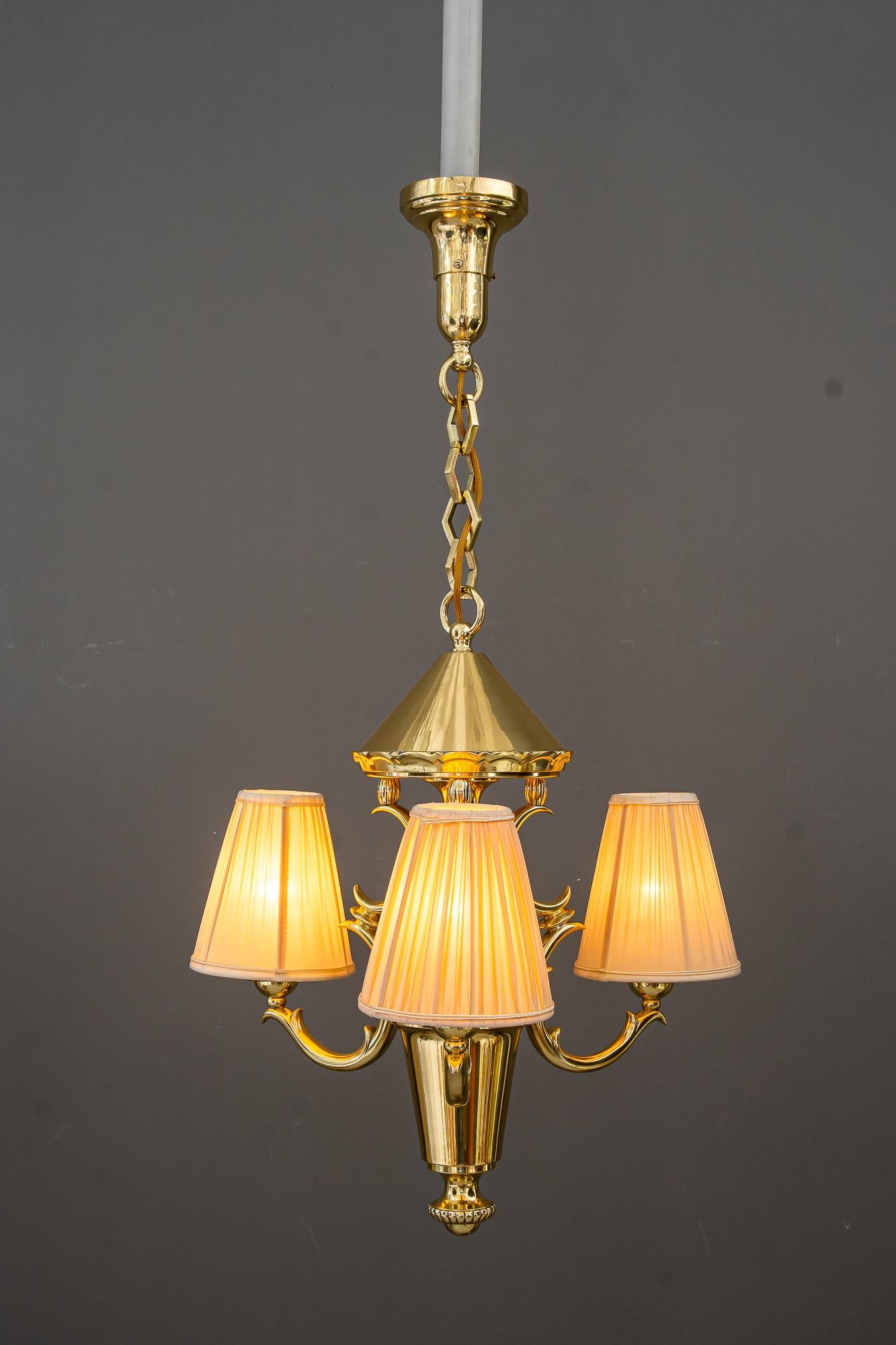 Art Deco Kronleuchter mit Stoffschirmen wien um 1920s im Angebot 3