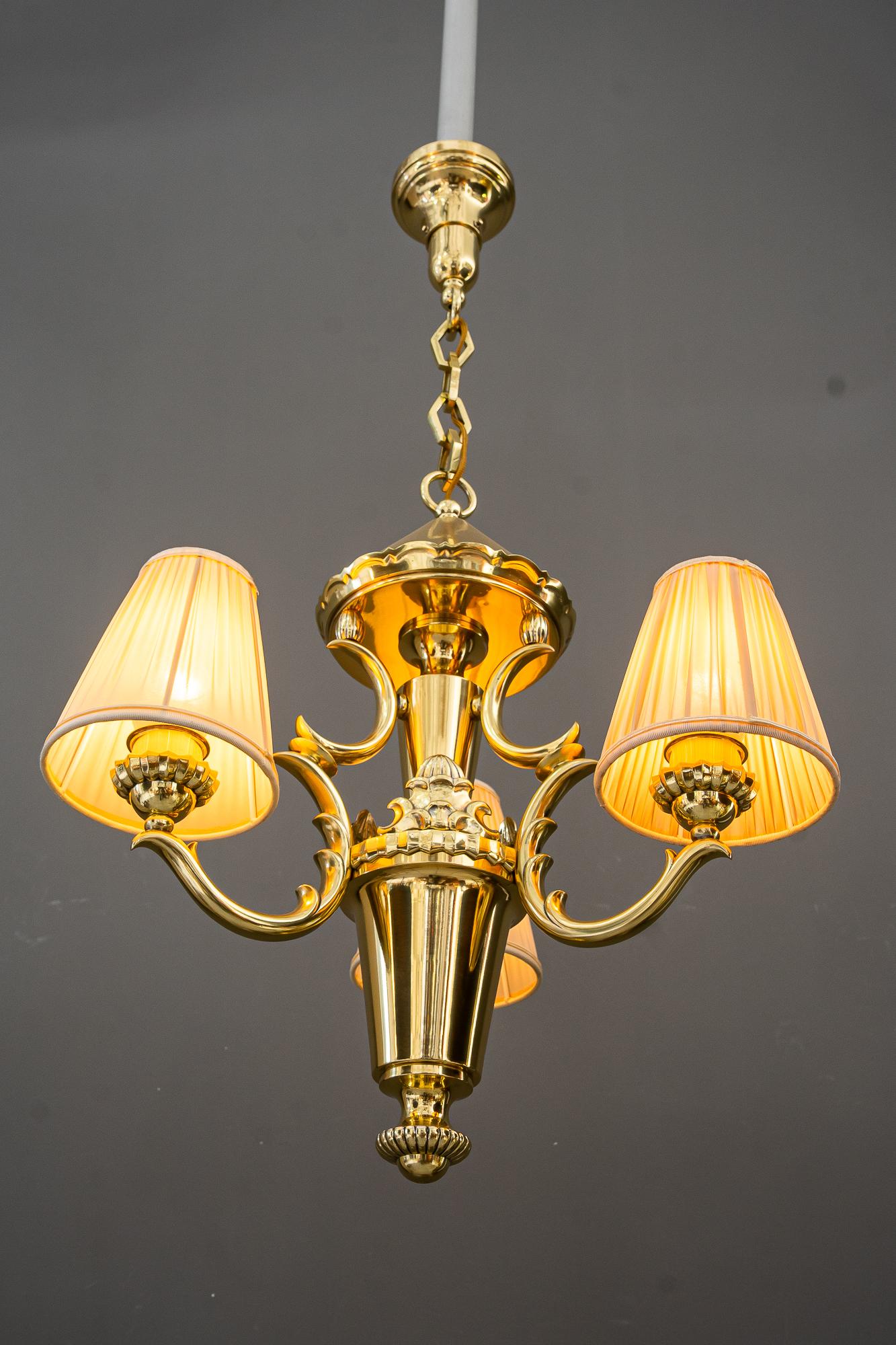 Art Deco Kronleuchter mit Stoffschirmen wien um 1920s im Angebot 5