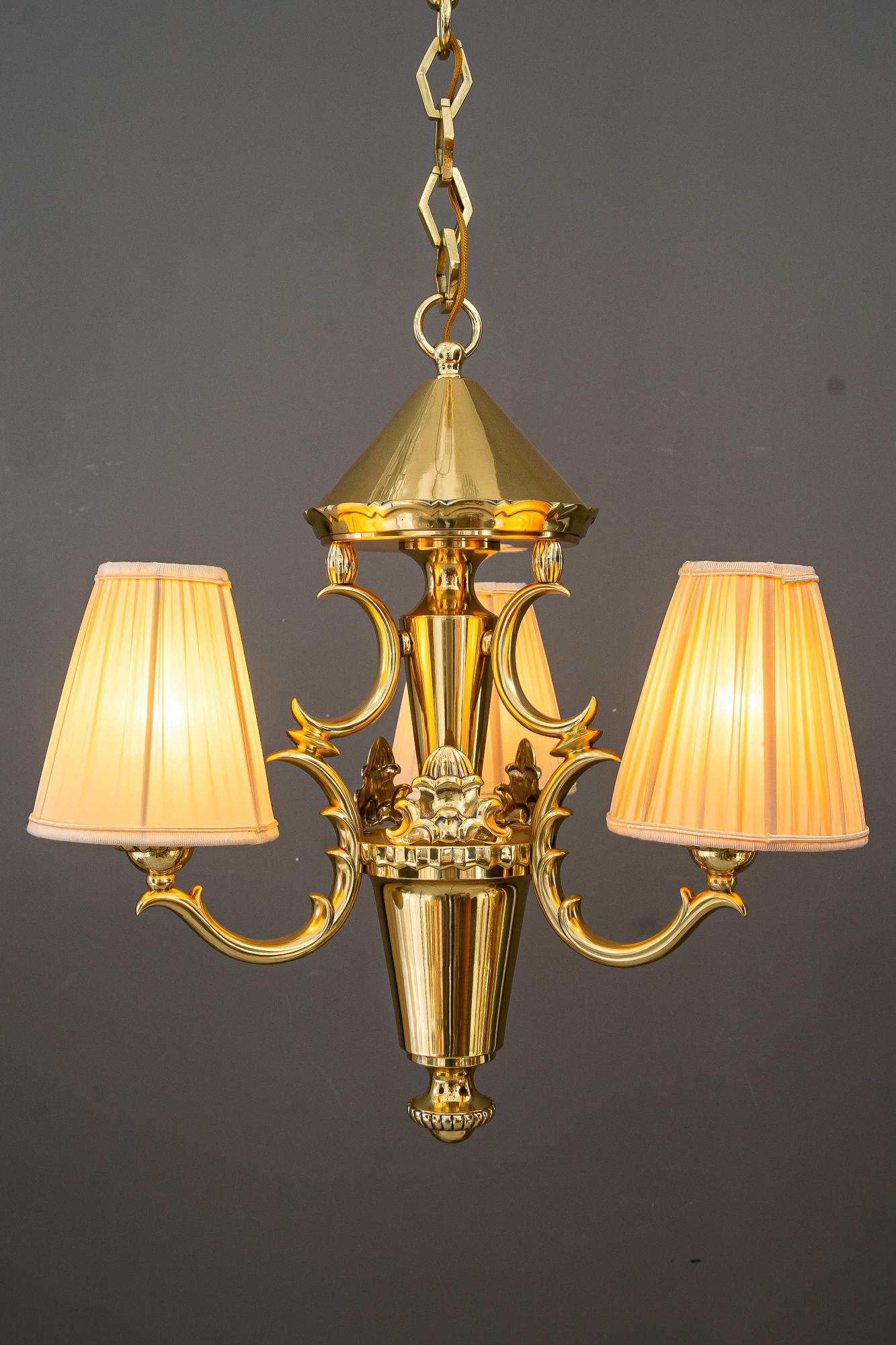 Art Deco Kronleuchter mit Stoffschirmen wien um 1920s im Angebot 8