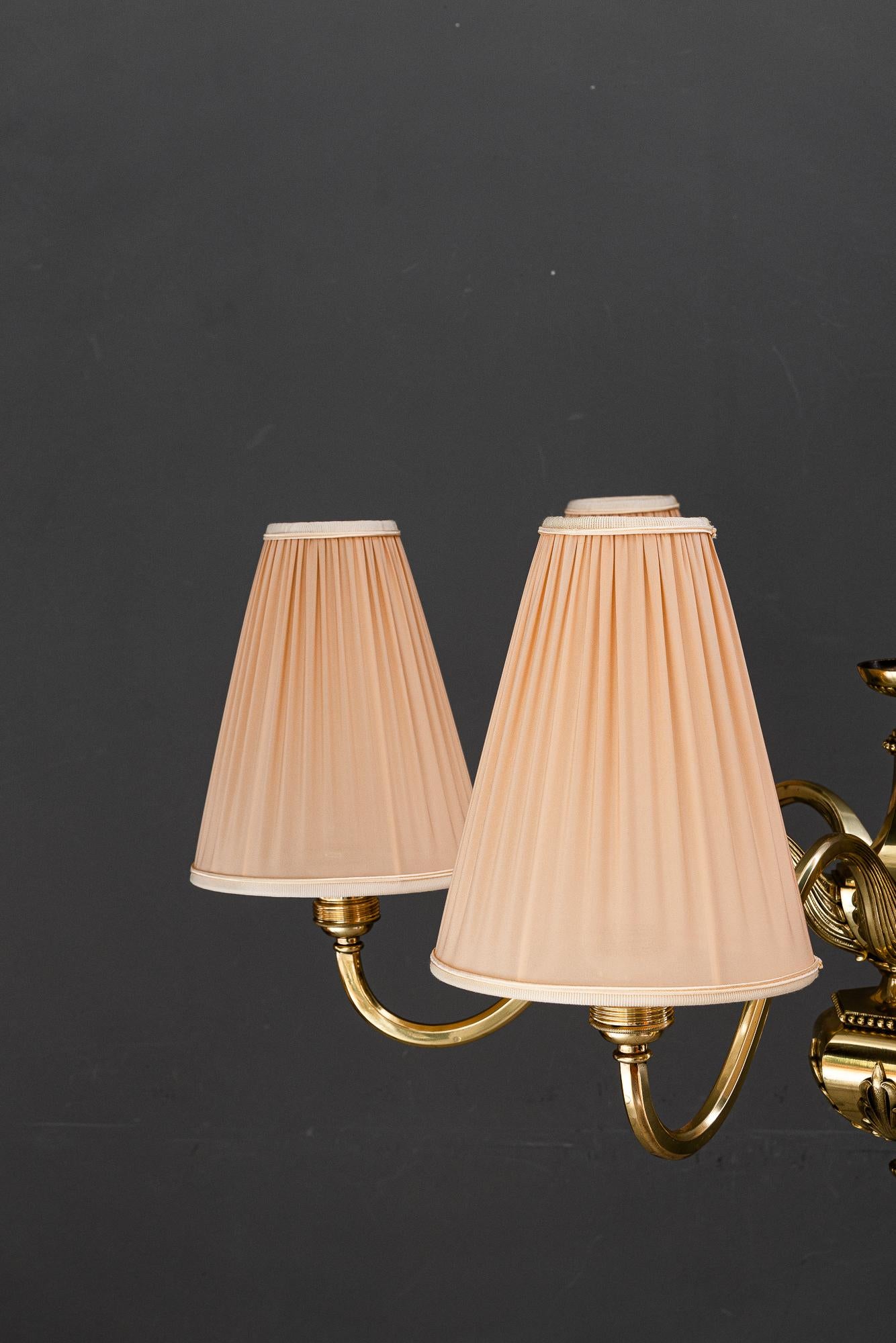 Araña Art Decó con pantallas de tela viena años 20 aproximadamente Lacado en venta