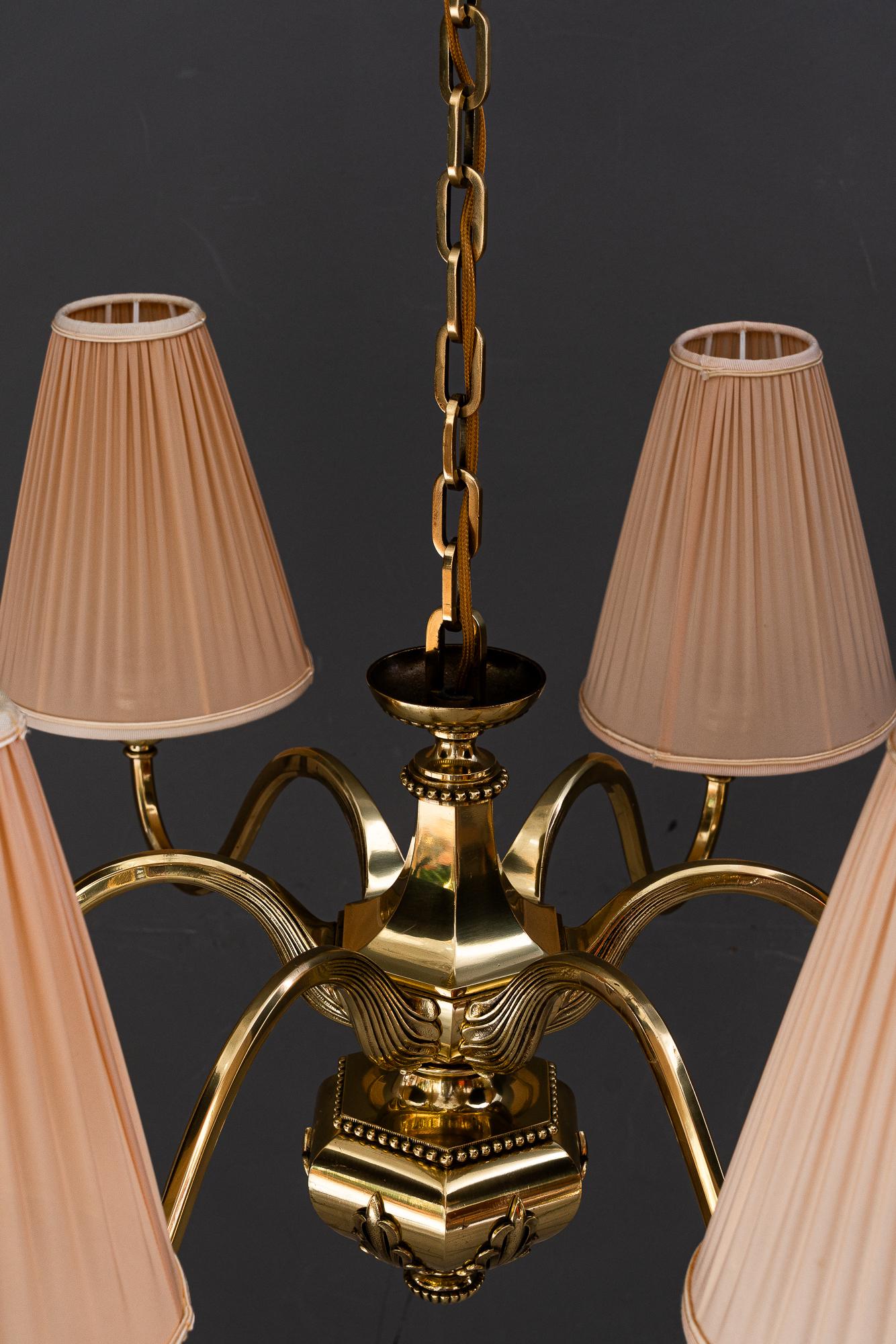 Araña Art Decó con pantallas de tela viena años 20 aproximadamente en Bueno estado para la venta en Wien, AT