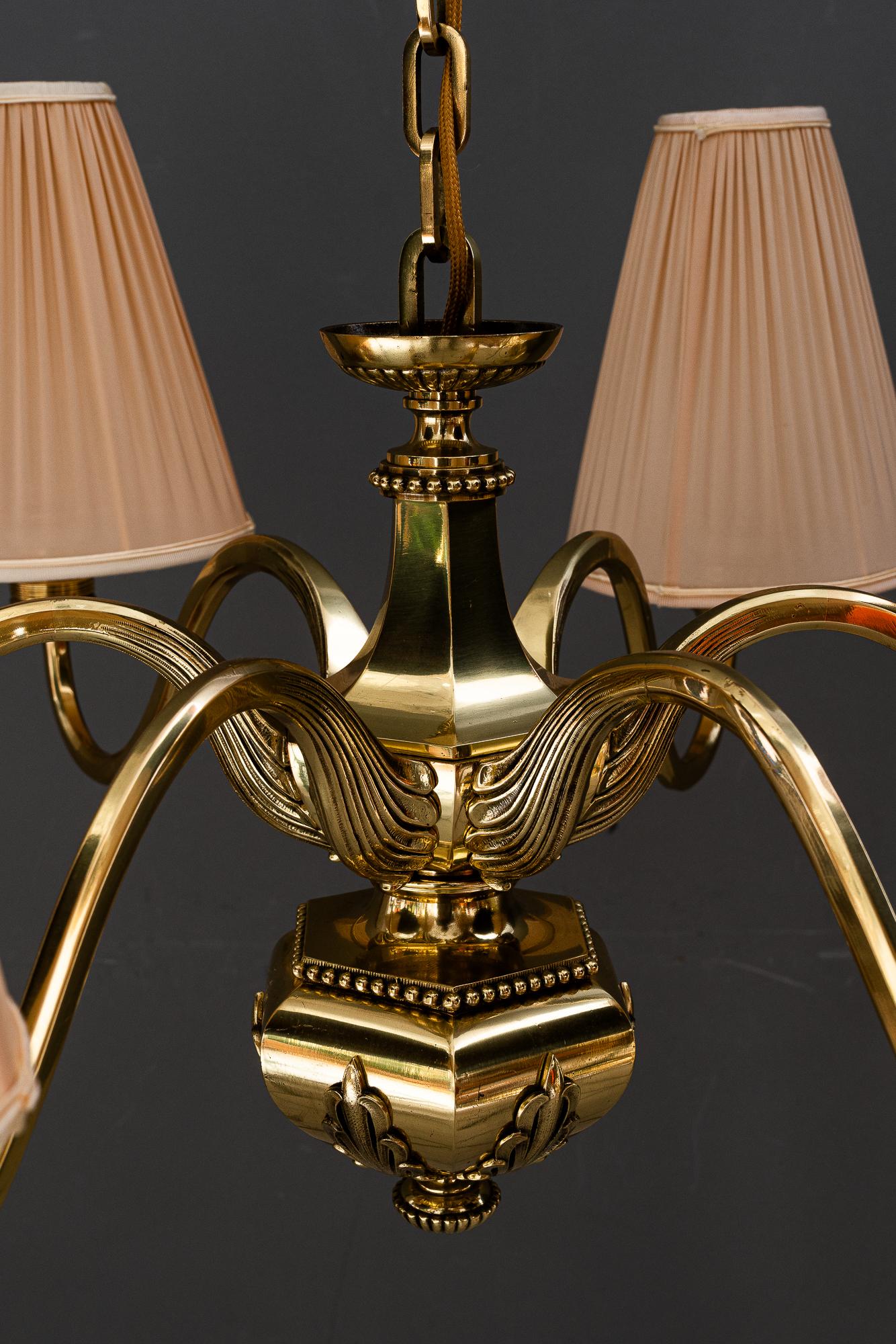 Araña Art Decó con pantallas de tela viena años 20 aproximadamente en venta 2