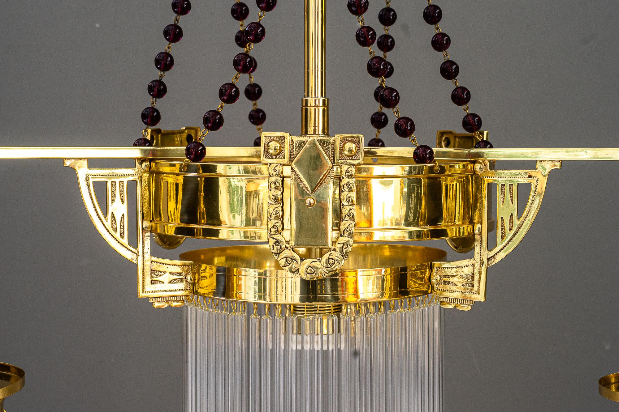 Art Deco Kronleuchter mit original hängenden Glaskugeln Wien um 1920er Jahre (Frühes 20. Jahrhundert) im Angebot