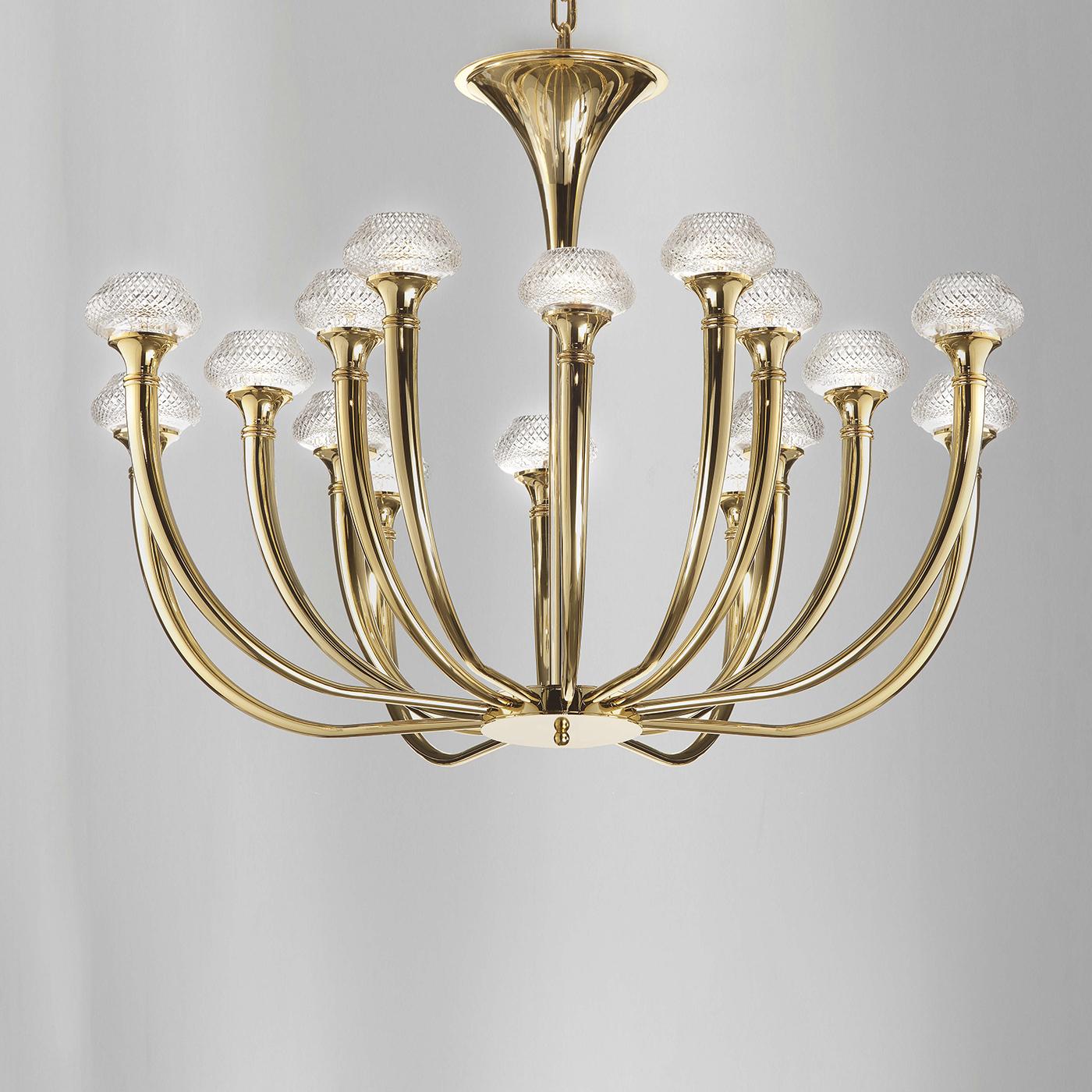 Questo magnifico lampadario, parte della collezione Art Decor, aggiungerà un tocco di eleganza senza tempo a qualsiasi arredamento. La combinazione di materiali lussuosi con le affascinanti curve dei braccioli conferisce a questo pezzo un fascino