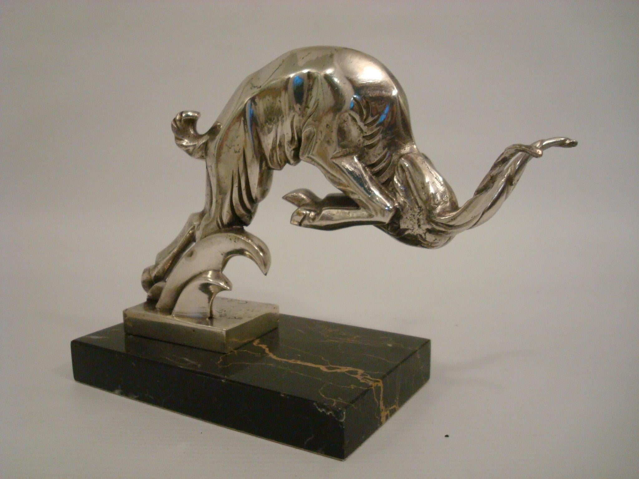 Escultura Art Decó Carnero Cargador Bronce Plateado, Italiana Años 30 en venta 4