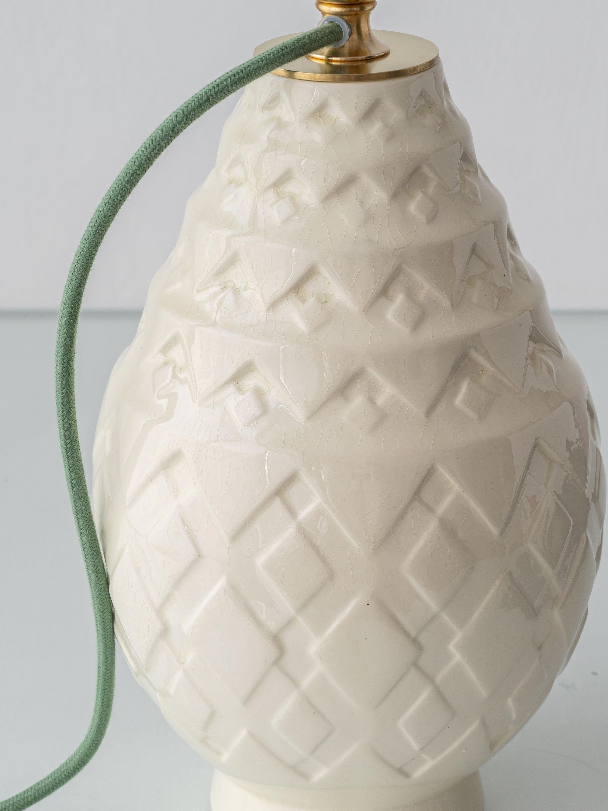 Art Deco Charles Catteau Boch Frères Ananas Tischlampe, New Silk Ikat Shade im Angebot 3